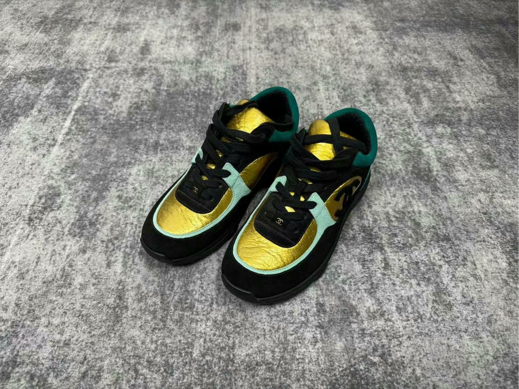 Chanel Chanel Two-Tone CC Sneakers Size US 7 / IT 37 - 1 Thumbnail