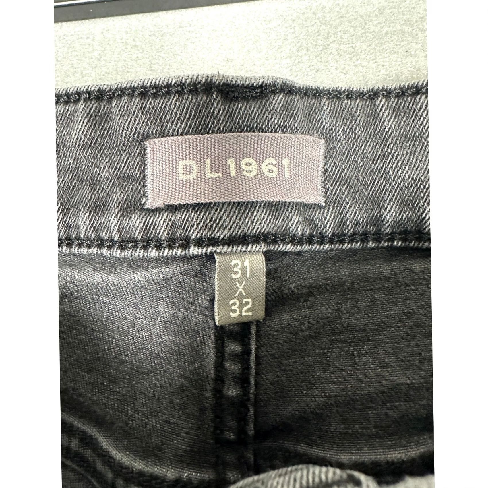 DL1961 DL1961 Cooper Tapered Mens Jeans 31X32 Charcoal Gray DL Performance Stretch Denim 5-Pocket Slim Fit Medium Rise Waist 31 Inseam 32 Inseam Size US 31 - 4 Thumbnail