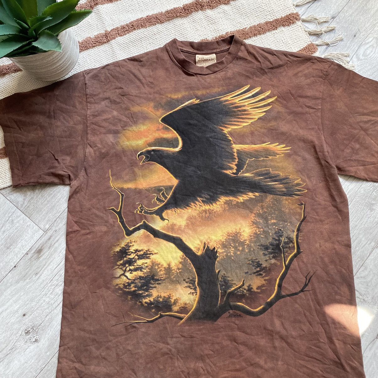 The Mountain VINTAGE THE MOUNTAIN 1999 EAGLE ON TREE T SHIRT Size US XXL / EU 58 / 5 - 2 Thumbnail