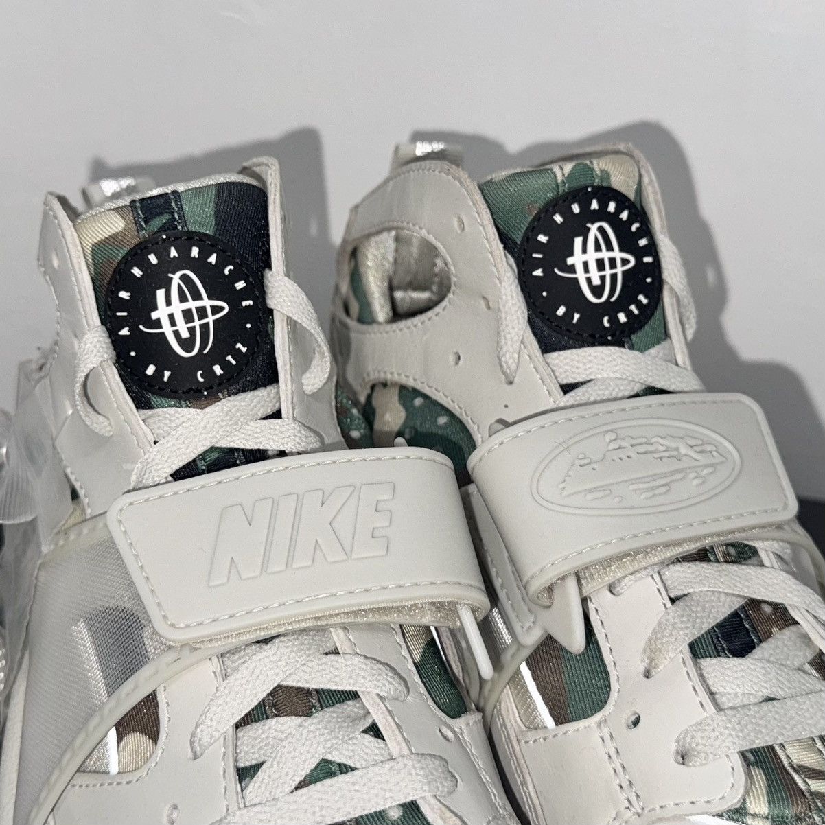 Corteiz × Nike CORTEIZ X NIKE AIR TRAINER HUARACHE LIGHT BONE FQ8793-002 Size US 10 / EU 43 - 3 Thumbnail