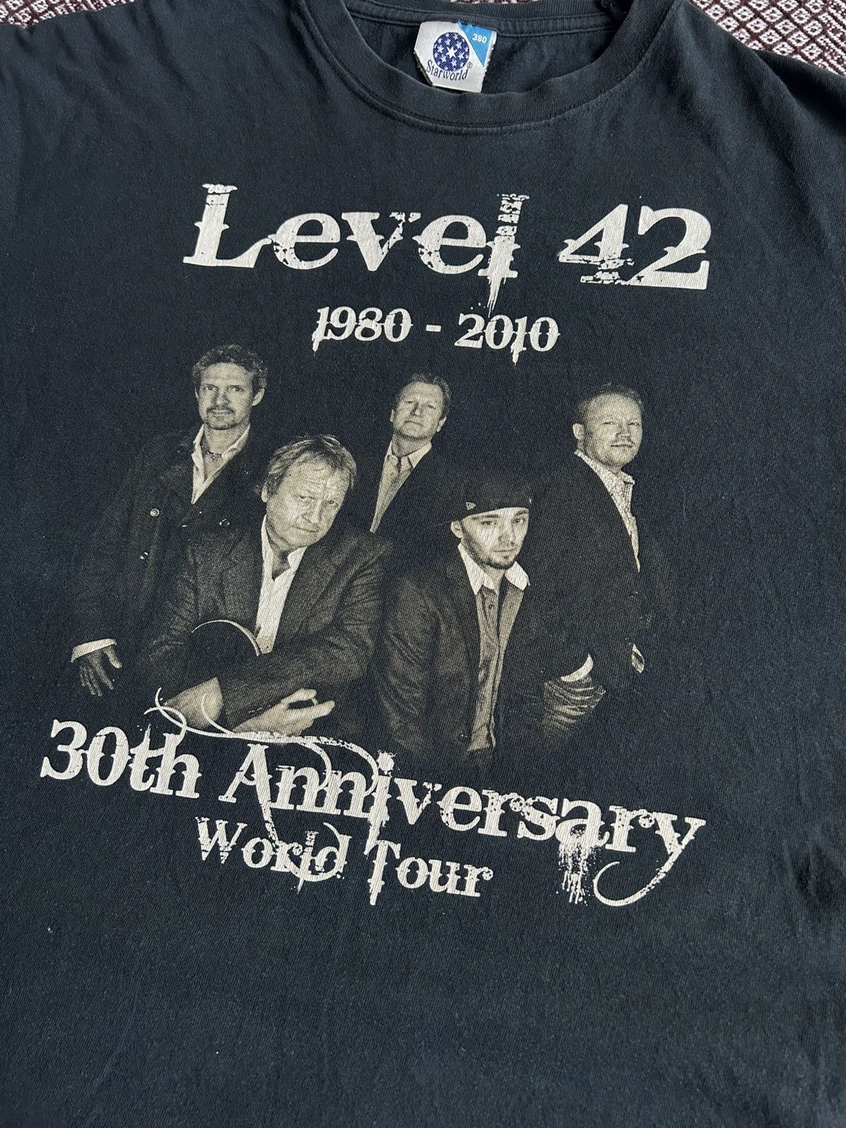 Vintage Vintage Level 42 T-shirt Merch Band Tees World Tour Unisex Size US L / EU 52-54 / 3 - 5 Thumbnail