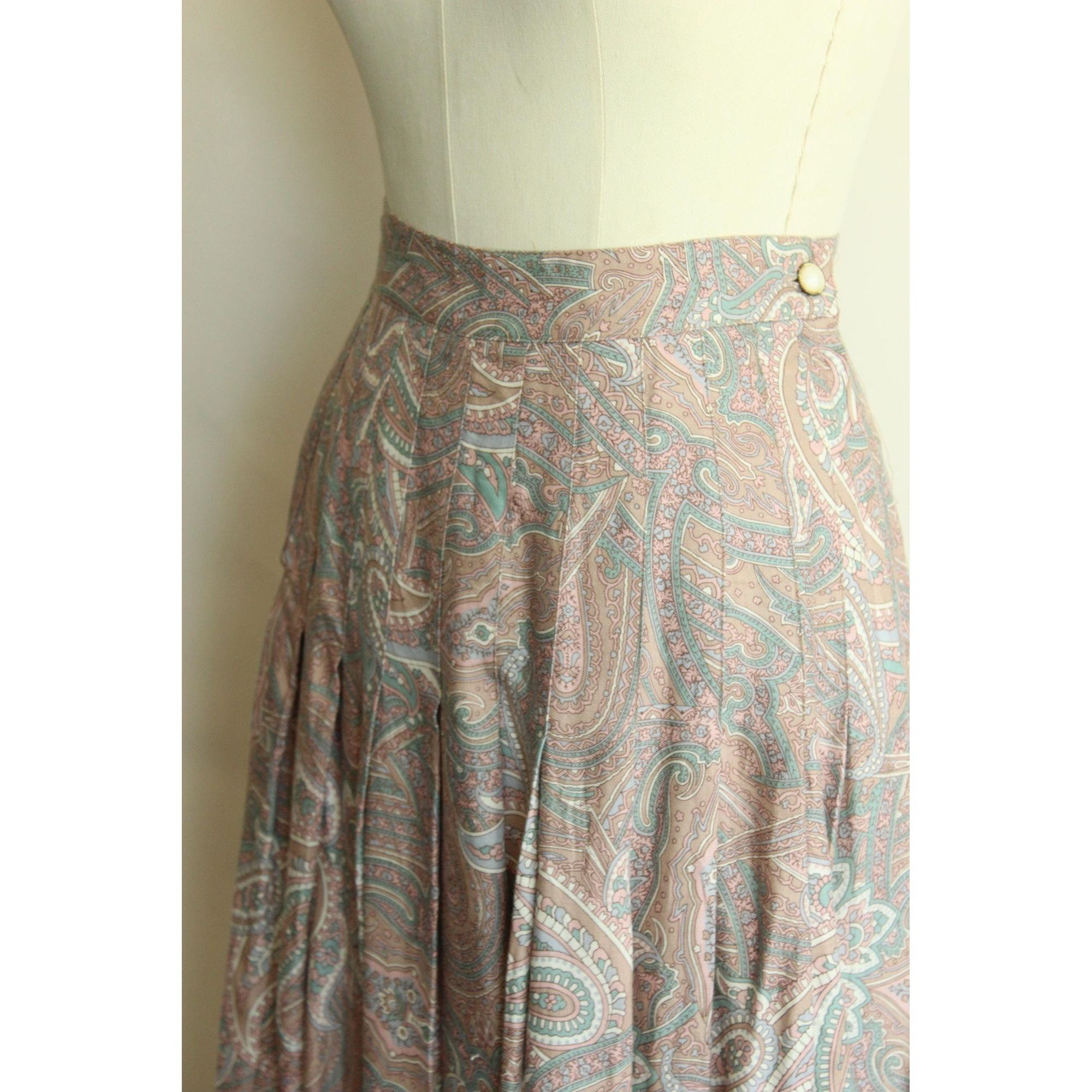 Vintage Vintage 1990s Skirt, SK & Company Pleated Rayon Pink, and Te Size 30" / US 8 / IT 44 - 8 Thumbnail