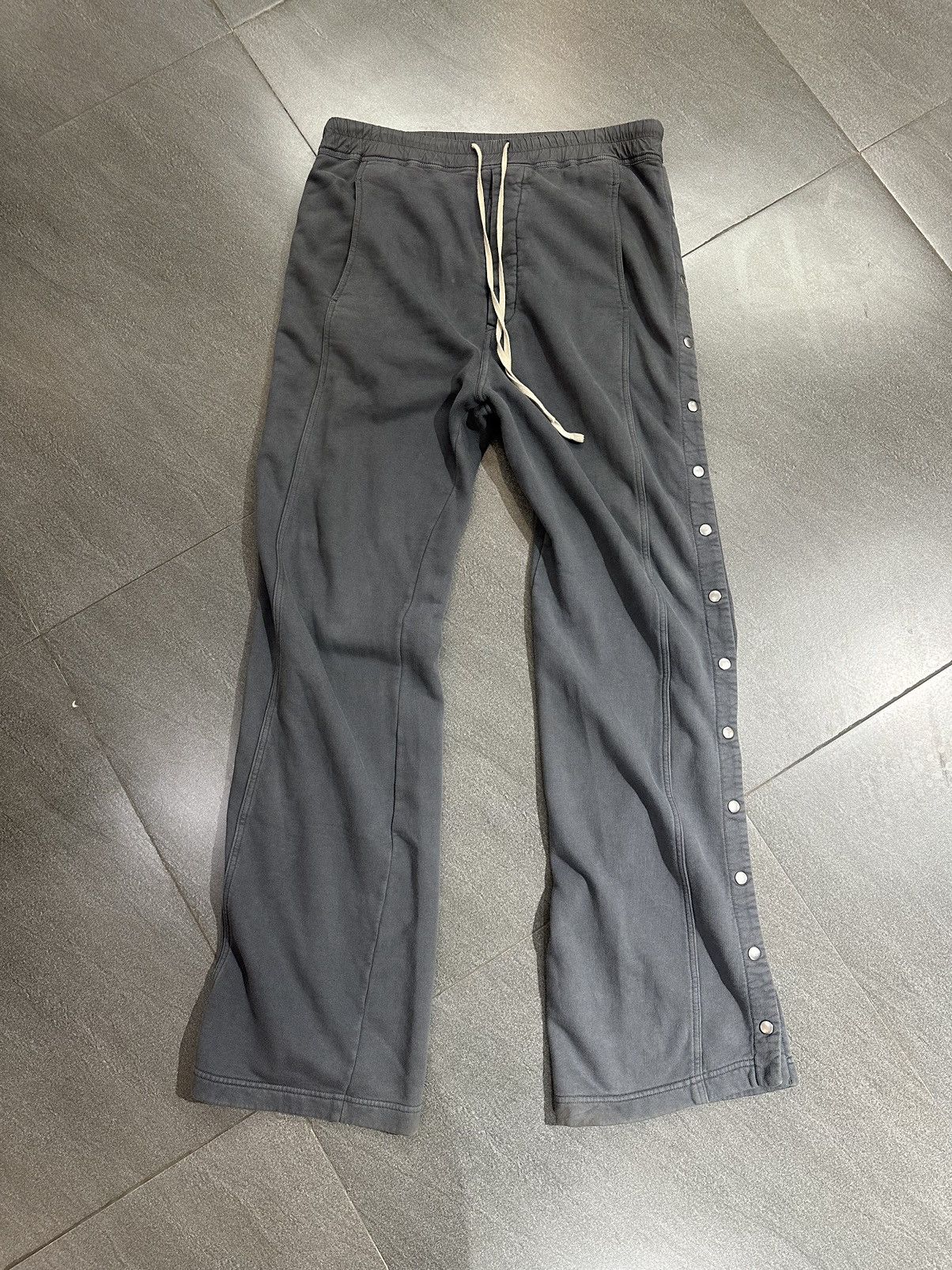Rick Owens Drkshdw Rick Owens DRKSHDW Wide Pusher Drawstring Button Size US 31 - 1 Thumbnail