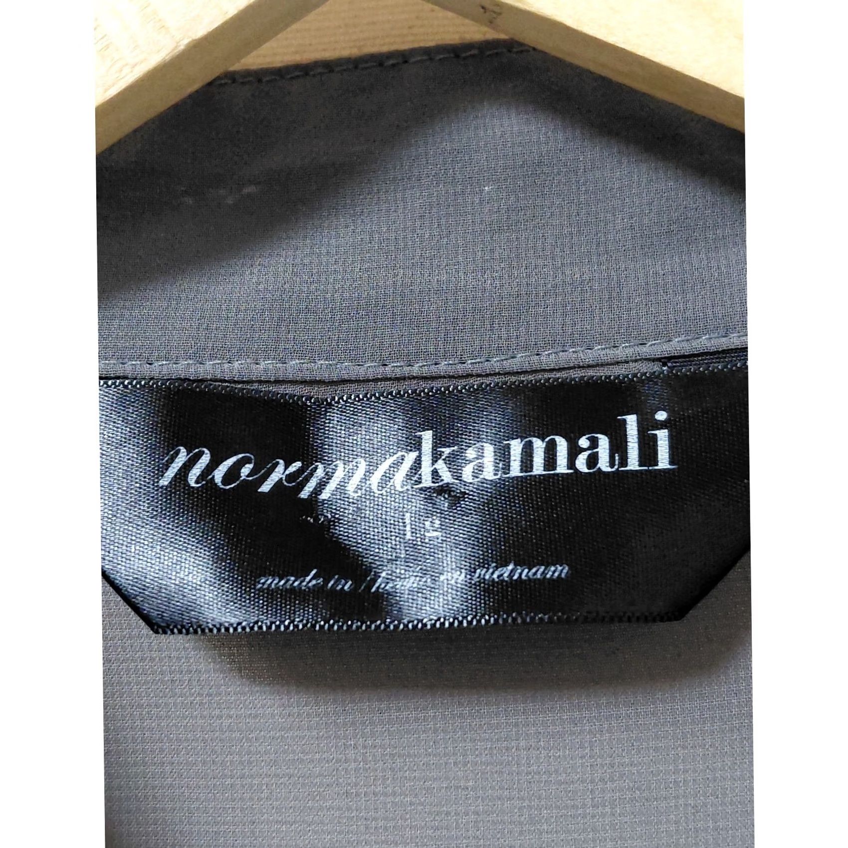 Norma Kamali normakamali Norma Kamali Ruffle Front Blouse Grey Solid Woven 3/4 Sleeve Size L Size L / US 10 / IT 46 - 5 Thumbnail