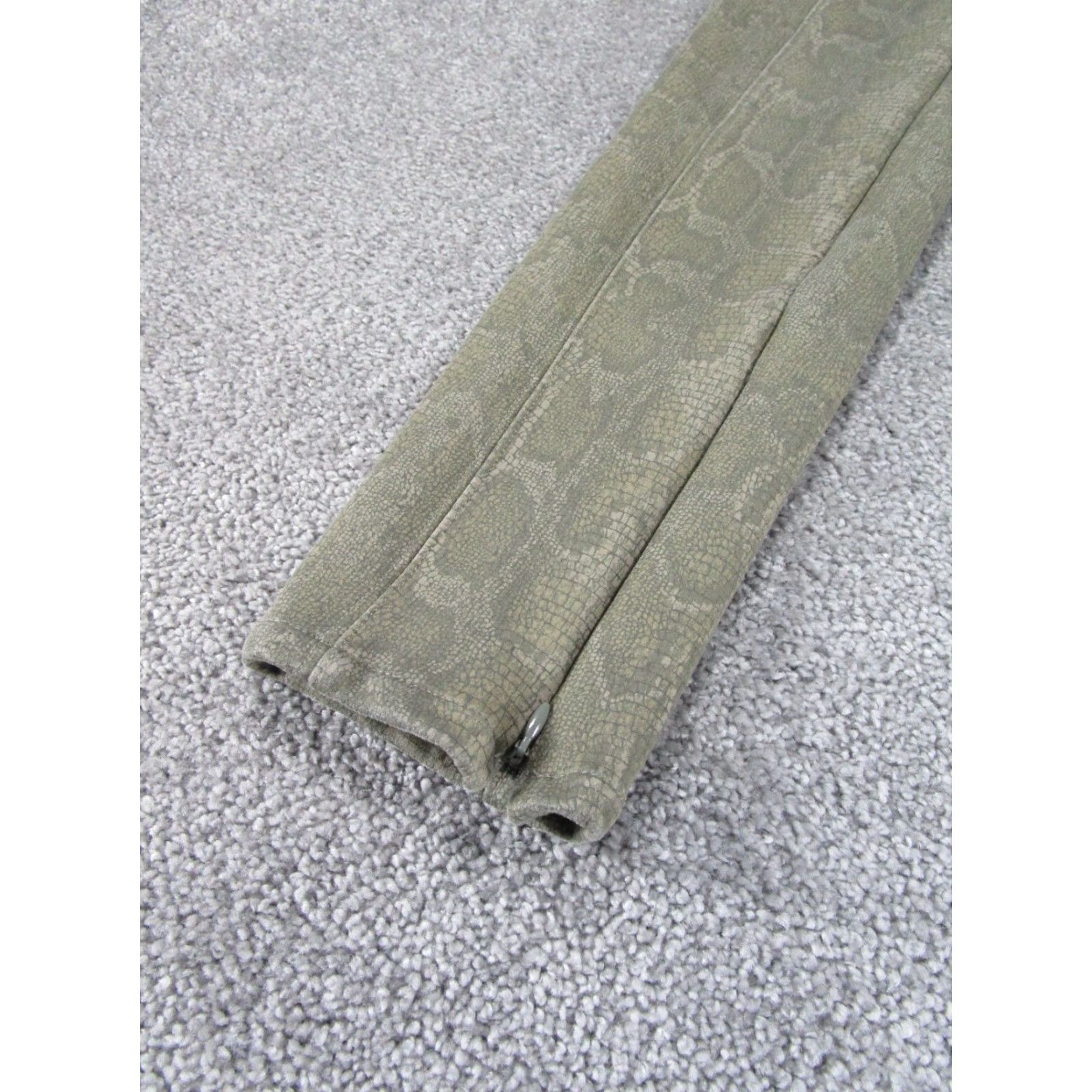Anthropologie Anthropologie Leggings Pants Womens 25 Green Khaki Snakeskin Ankle Zip Skinny 25 Green Mens Womens Girls? Size 42" / US 20 - 3 Thumbnail