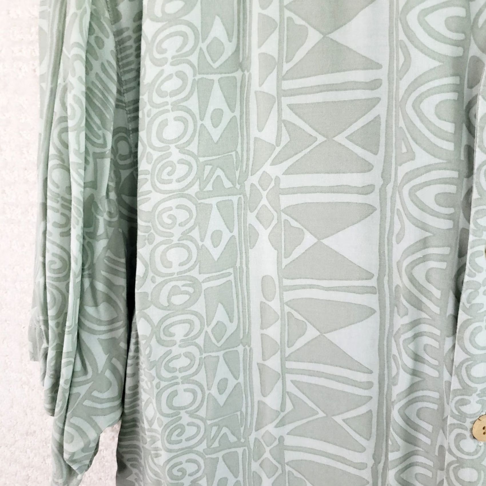 Vintage Original Island Sport Shirt Mens L Green Floral Hawaiian Rayon Button-Up Beach Shirt Size US L / EU 52-54 / 3 - 7 Thumbnail