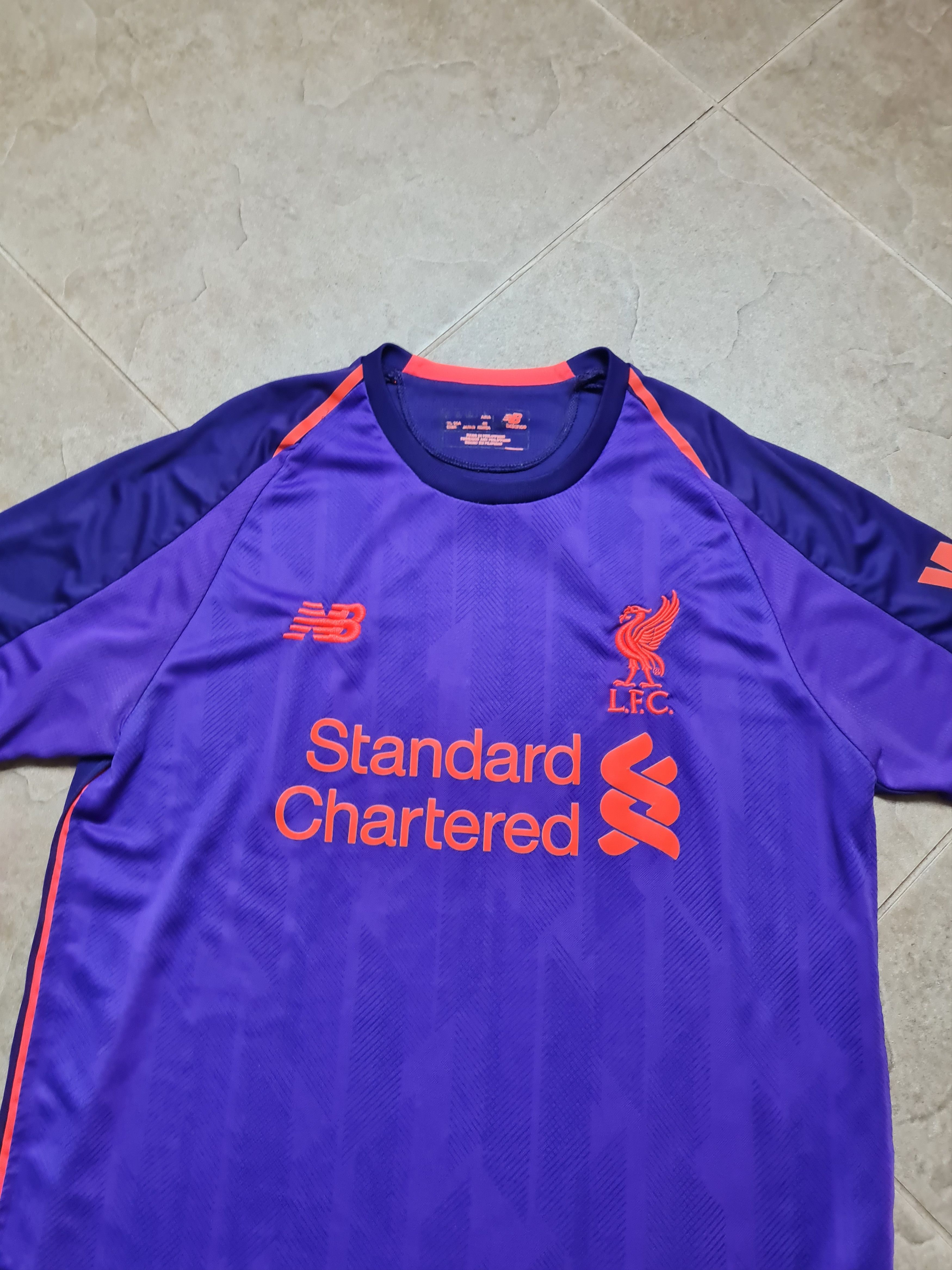 New Balance LIVERPOOL ENGLAND FOOTBALL 2018/2019 AWAY SHIRT SZ M Size US M / EU 48-50 / 2 - 2 Thumbnail