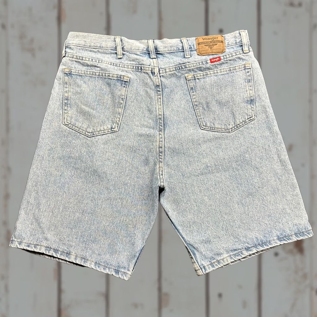 Wrangler VINTAGE Wrangler Denim Jean Shorts Jorts 40 Relaxed Baggy Skater Light Wash Men Size US 40 / EU 56 - 1 Thumbnail