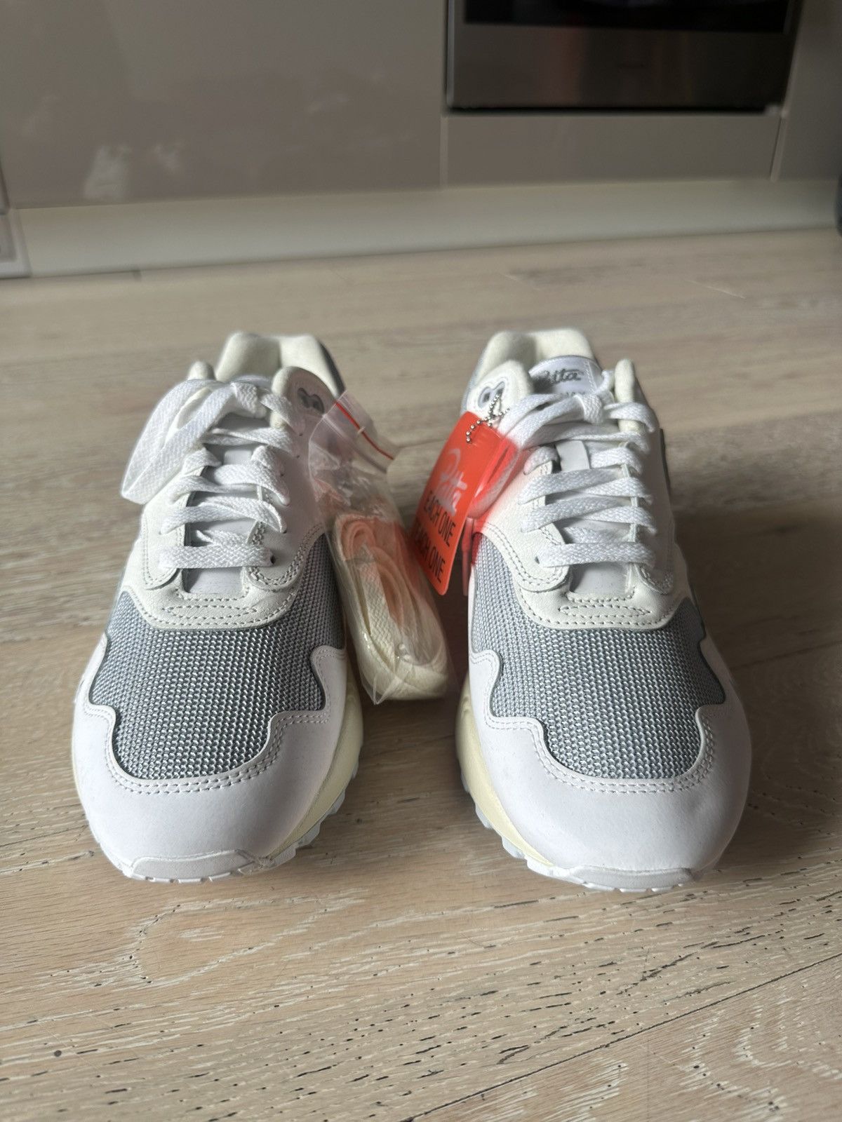 Nike × Patta Nike Air Max 1 Patta Waves White Size US 9.5 / EU 42-43 - 5 Thumbnail