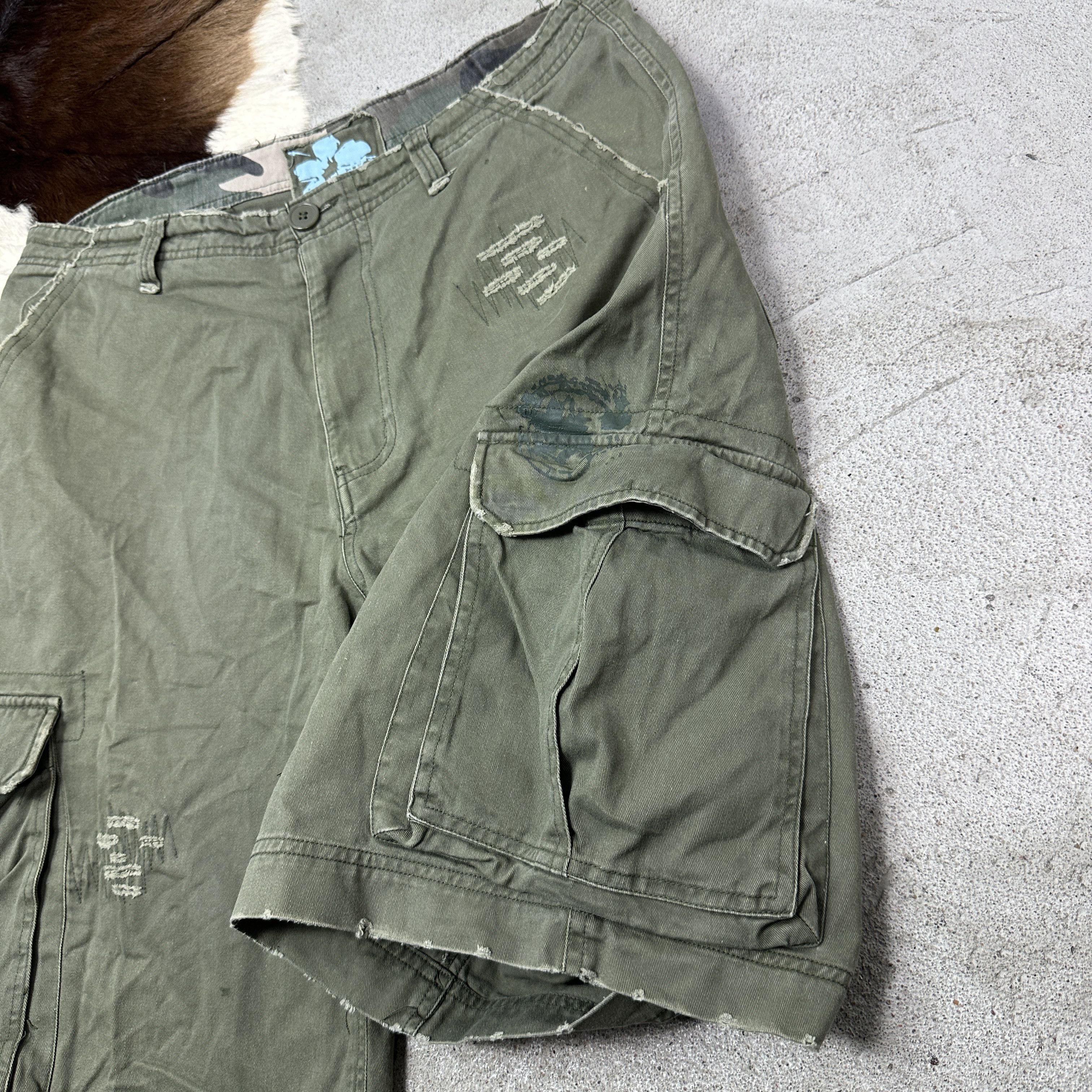 Vintage Vintage Casual Streetwear Cargo Military Styled Shorts 00s Size US 29 - 4 Thumbnail