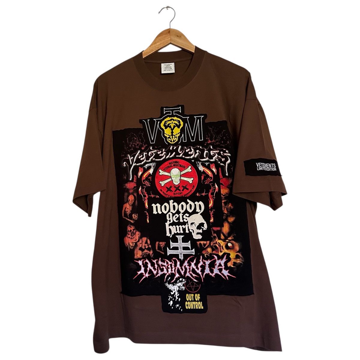 Vetements Vetements Metal Patch Logo Tee | Grailed
