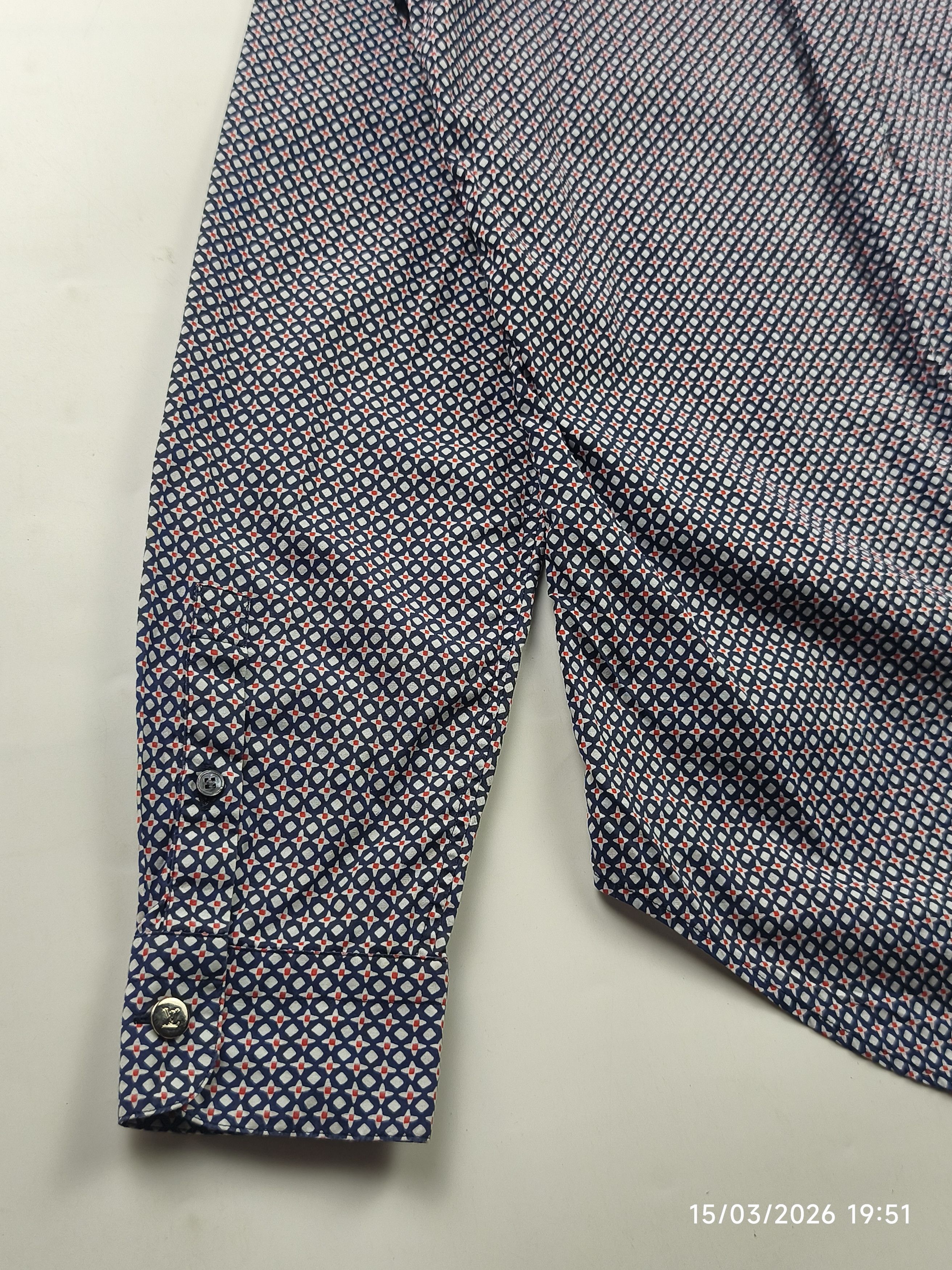 Louis Vuitton Louis Vuitton monogram shirt Size US S / EU 44-46 / 1 - 10 Thumbnail