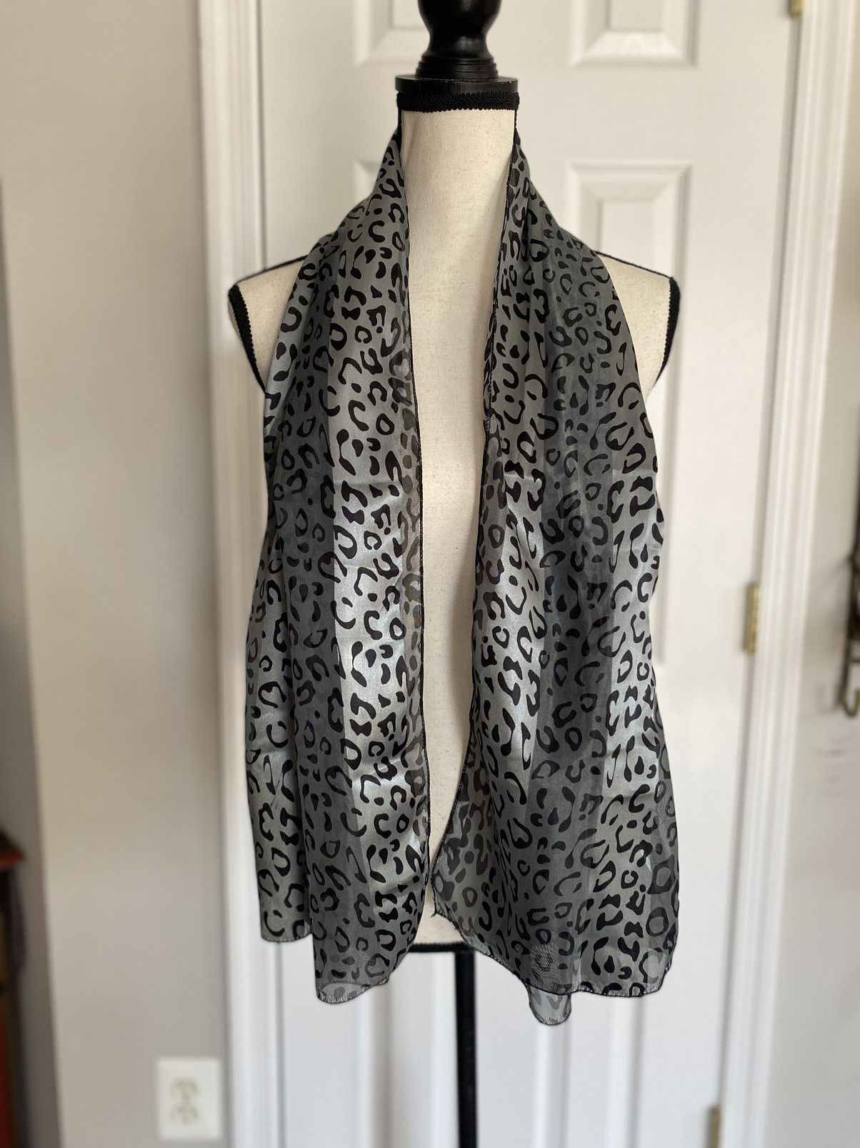 Other LVLX SILK ANIMAL PRINT SCARF Size ONE SIZE - 5 Thumbnail