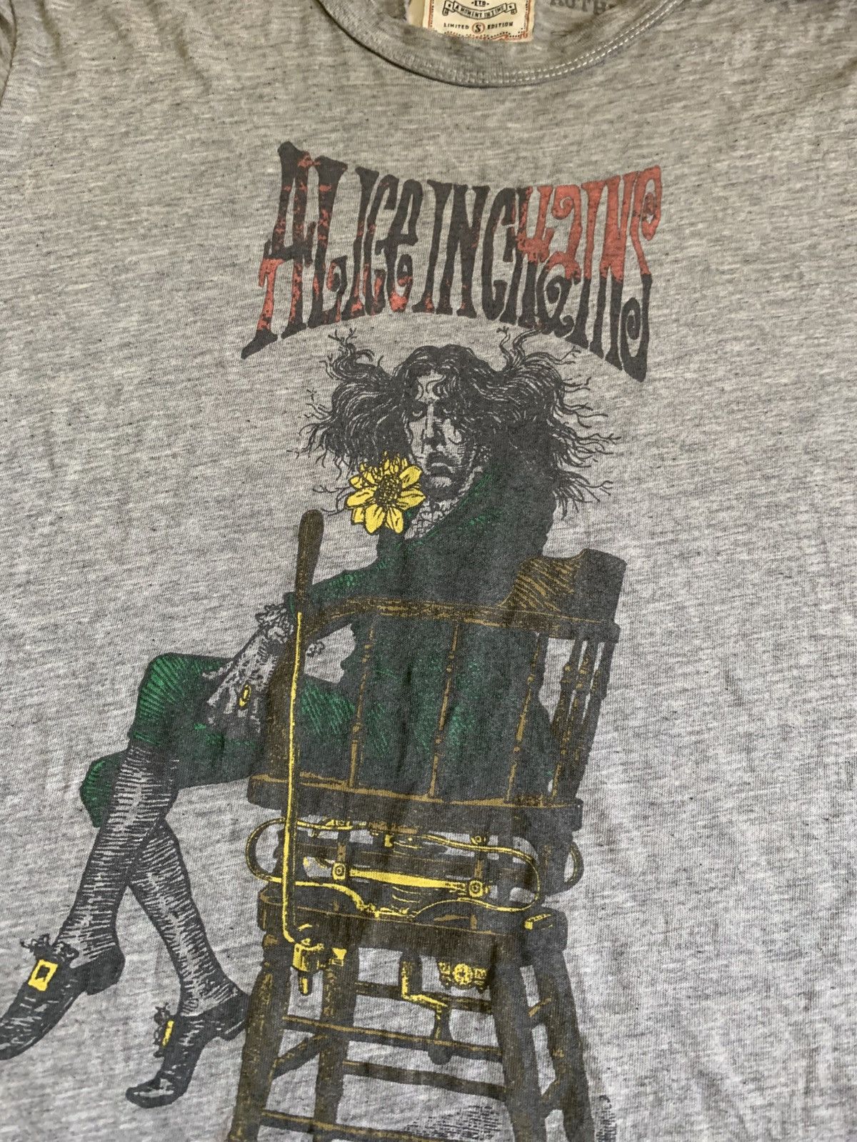 Band Tees Distress Alice in chain shirt Size US M / EU 48-50 / 2 - 3 Thumbnail
