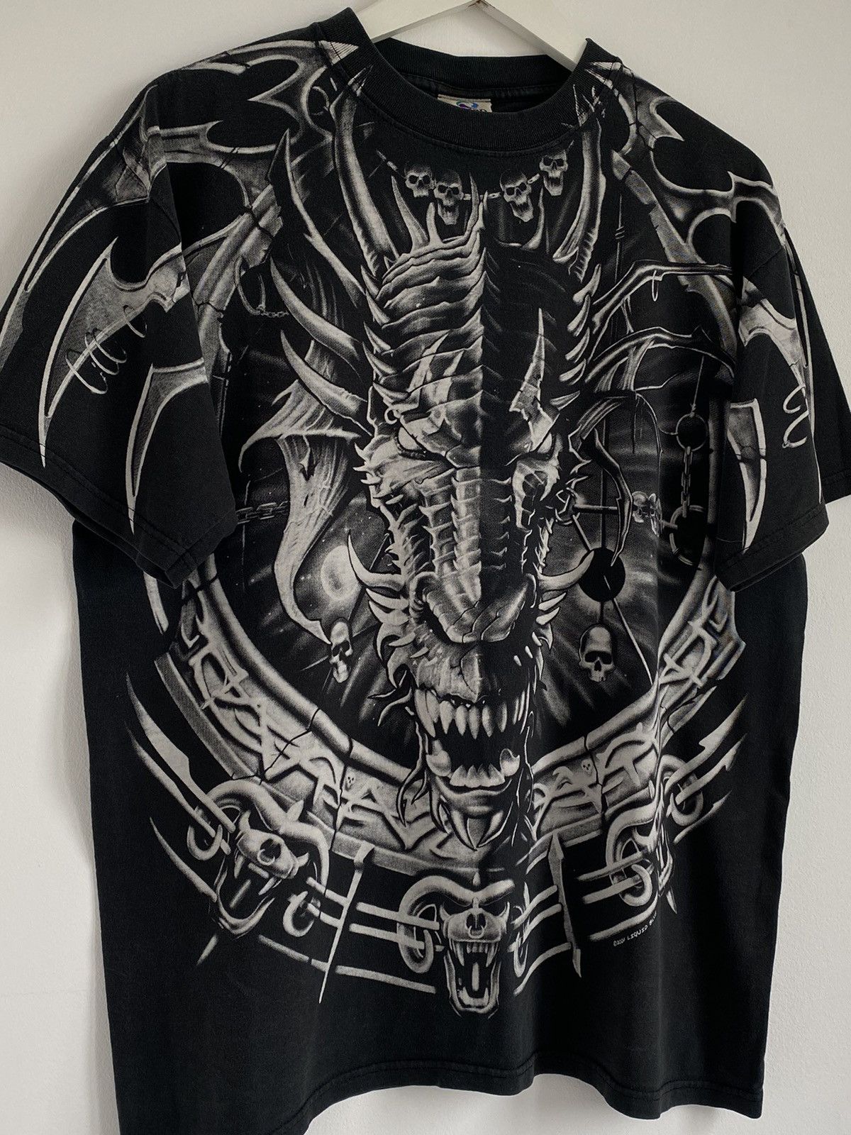 Liquid Blue × Vintage Vintage 2001 Liquid Blue Dragon All Overprint Size US L / EU 52-54 / 3 - 3 Thumbnail