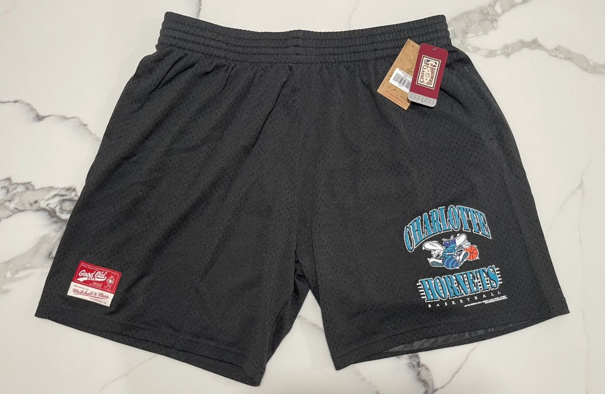 Mitchell & Ness Mitchell & Ness Throwback Charlotte Hornets Shorts Sz XXL NW Size US 42 / EU 58 - 1 Thumbnail