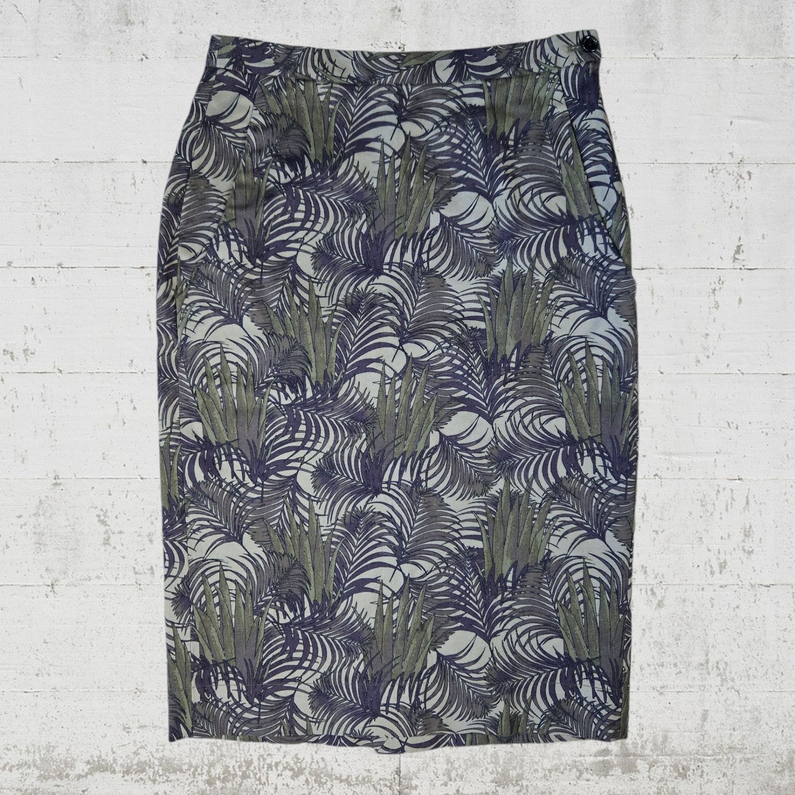Uniqlo Carine Roitfeld Uniqlo Green Jungle Print Skirt Size 2 Size 26" / US 2 / IT 38 - 9 Thumbnail