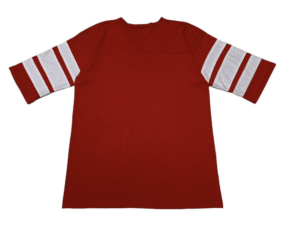 NHL × Vintage Vintage NFL Team Black Hawk Chicago T-Shirt 1990s Size US XL / EU 56 / 4 - 2 Thumbnail