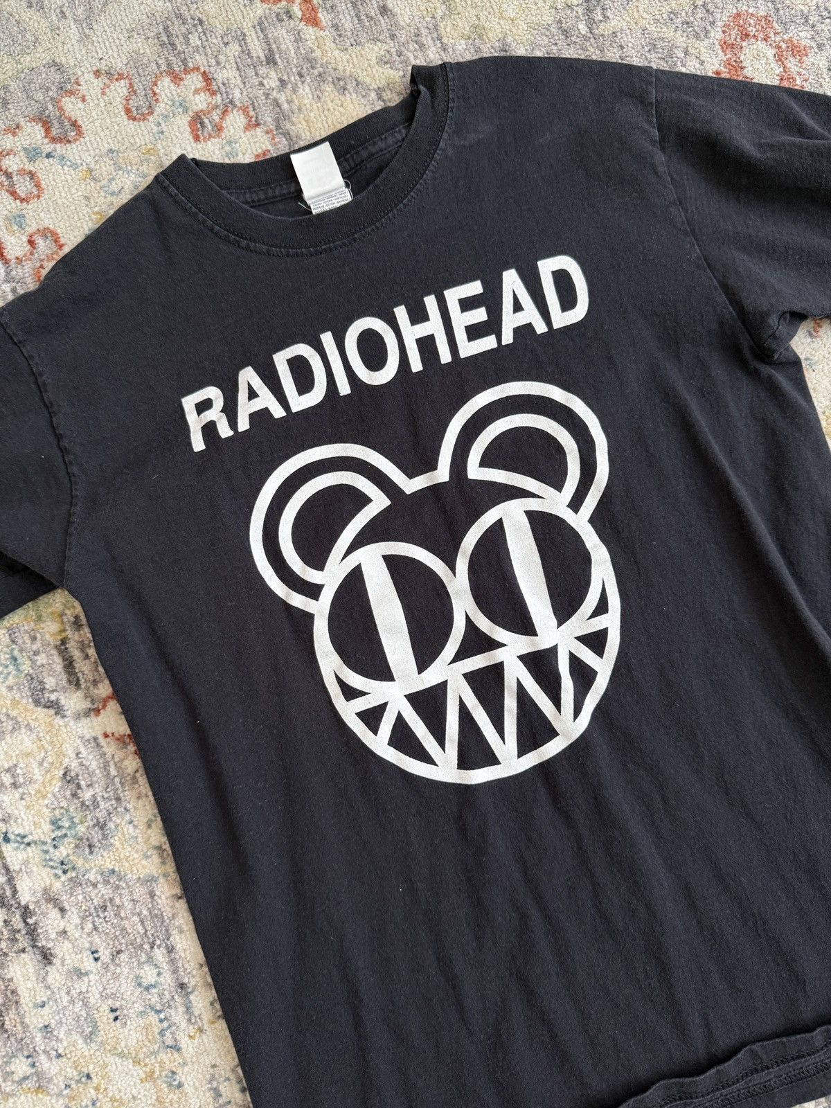 Vintage Vintage Radiohead Band T-Shirt Size US XS / EU 42 / 0 - 3 Thumbnail