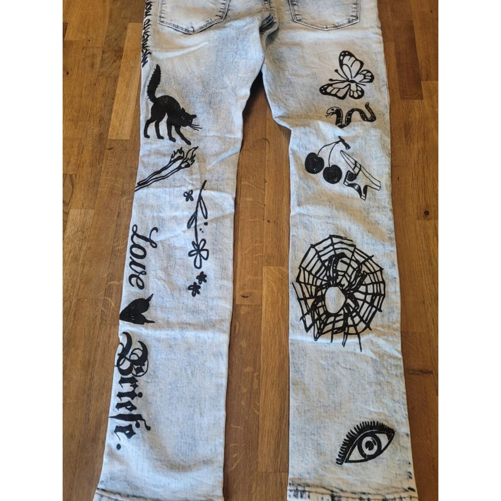 Rogue Rogue Acid Wash Tattoo Graphic Print Skinny Jeans 32W Size US 32 / EU 48 - 2 Thumbnail