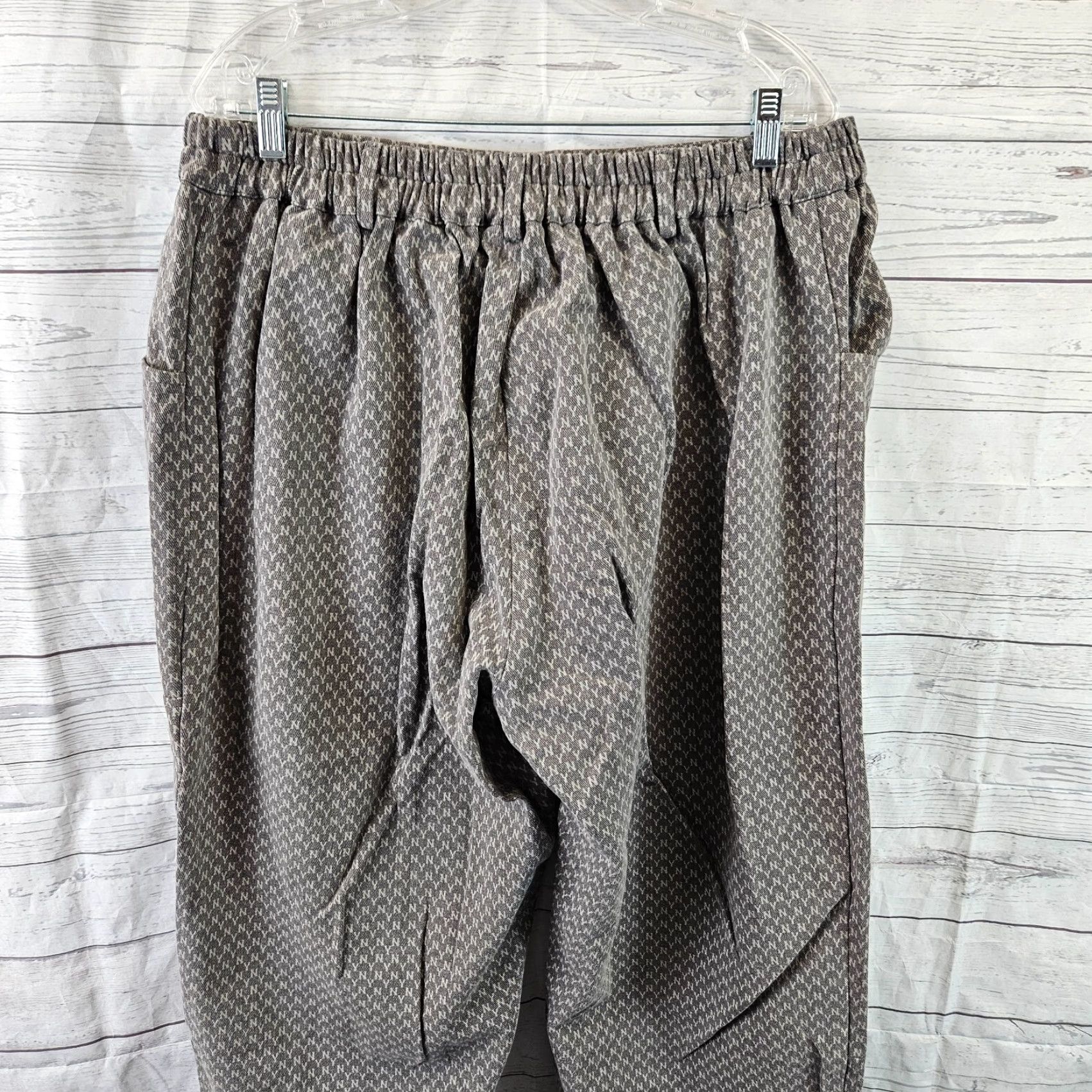 Vintage Buykud Womens Wide Leg Pants 2XL Gray Pull On High Rise Inseam 27.5in Cotton Patches Printed Vintage No Size 40" / US 18 - 5 Thumbnail