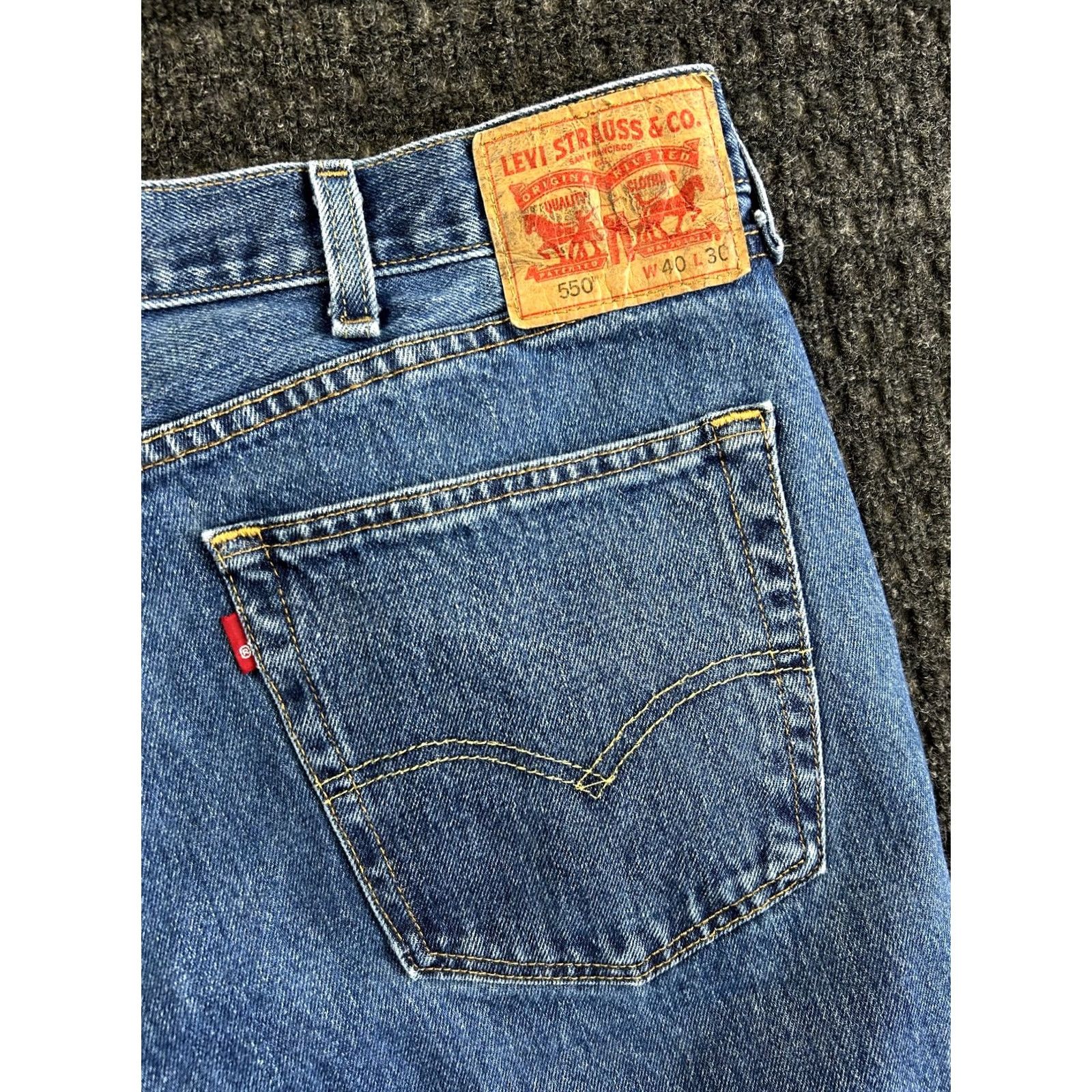 Levi's Levi’s 550 Jeans Relaxed Fit Men’s 40 x 30 Light Wash Blue Denim Jeans Logo 5-Pocket Blue Mens Regular Size US 40 / EU 56 - 3 Thumbnail