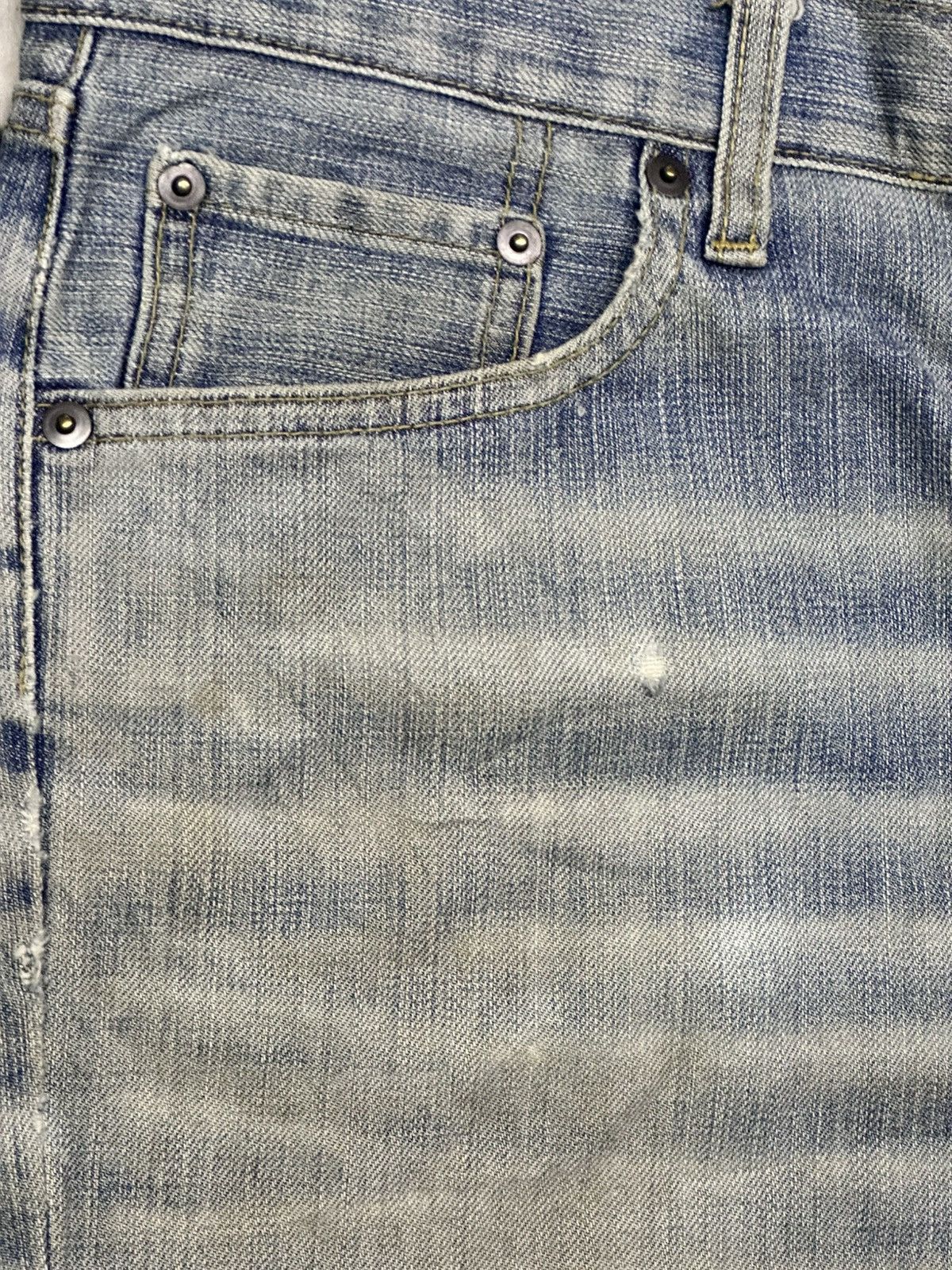 Uniqlo Uniqlo Distressed Japan Denim Straight Leg Jeans Faded Wash Size US 33 - 5 Thumbnail