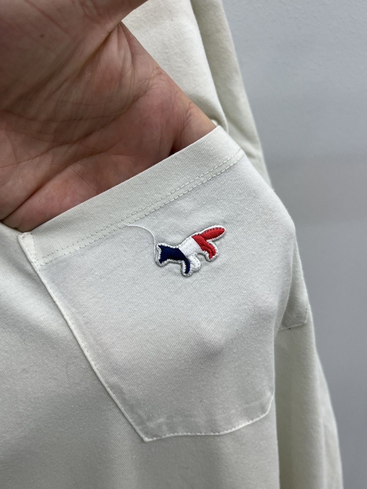 Maison Kitsune Maison Kitsune Fox Logo Embroidered Pocket Tee T-shirt Size US M / EU 48-50 / 2 - 4 Thumbnail