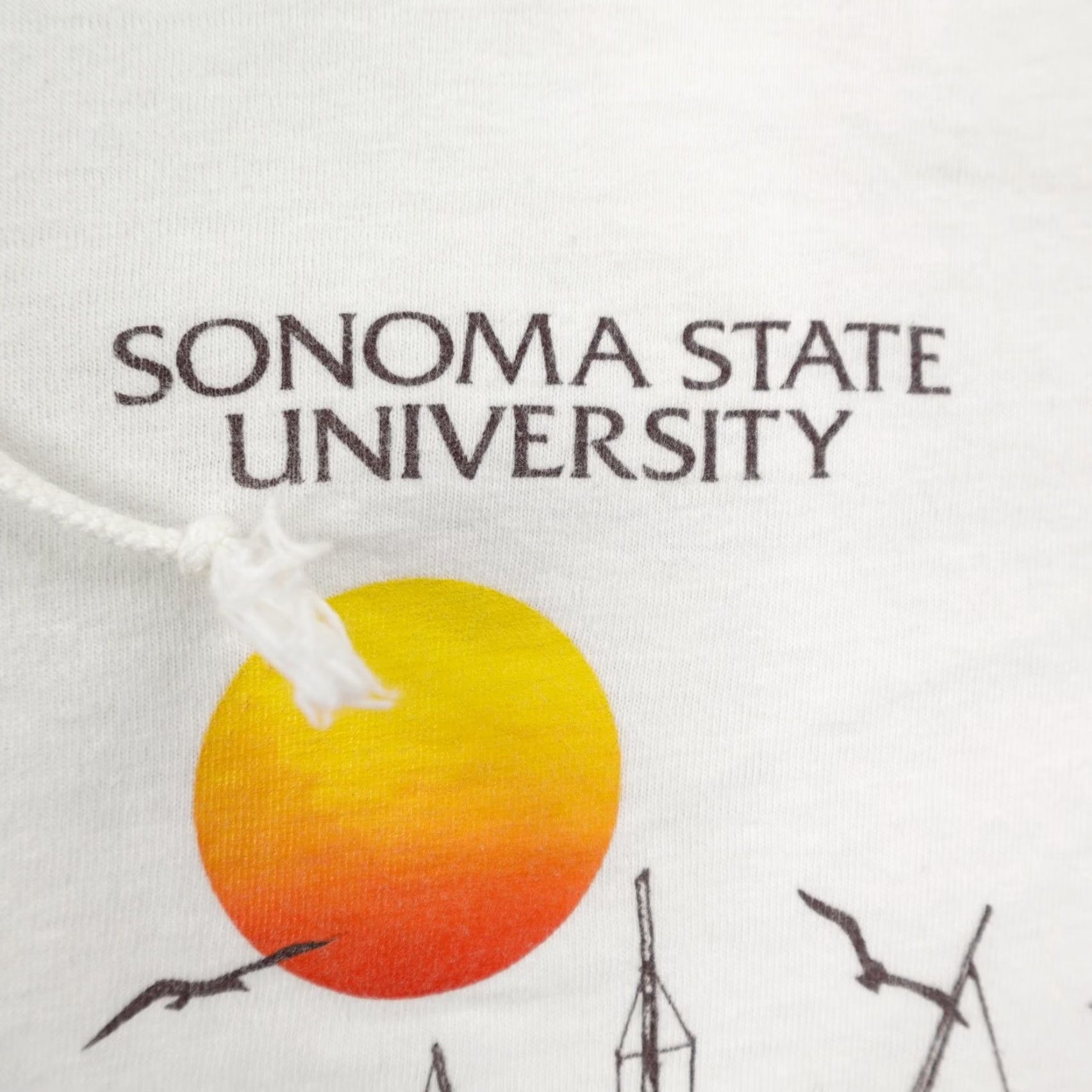 Vintage VINTAGE Sonoma State University Hoodie Mens Large White Hooded T Shirt Tee 80s Size US L / EU 52-54 / 3 - 3 Thumbnail