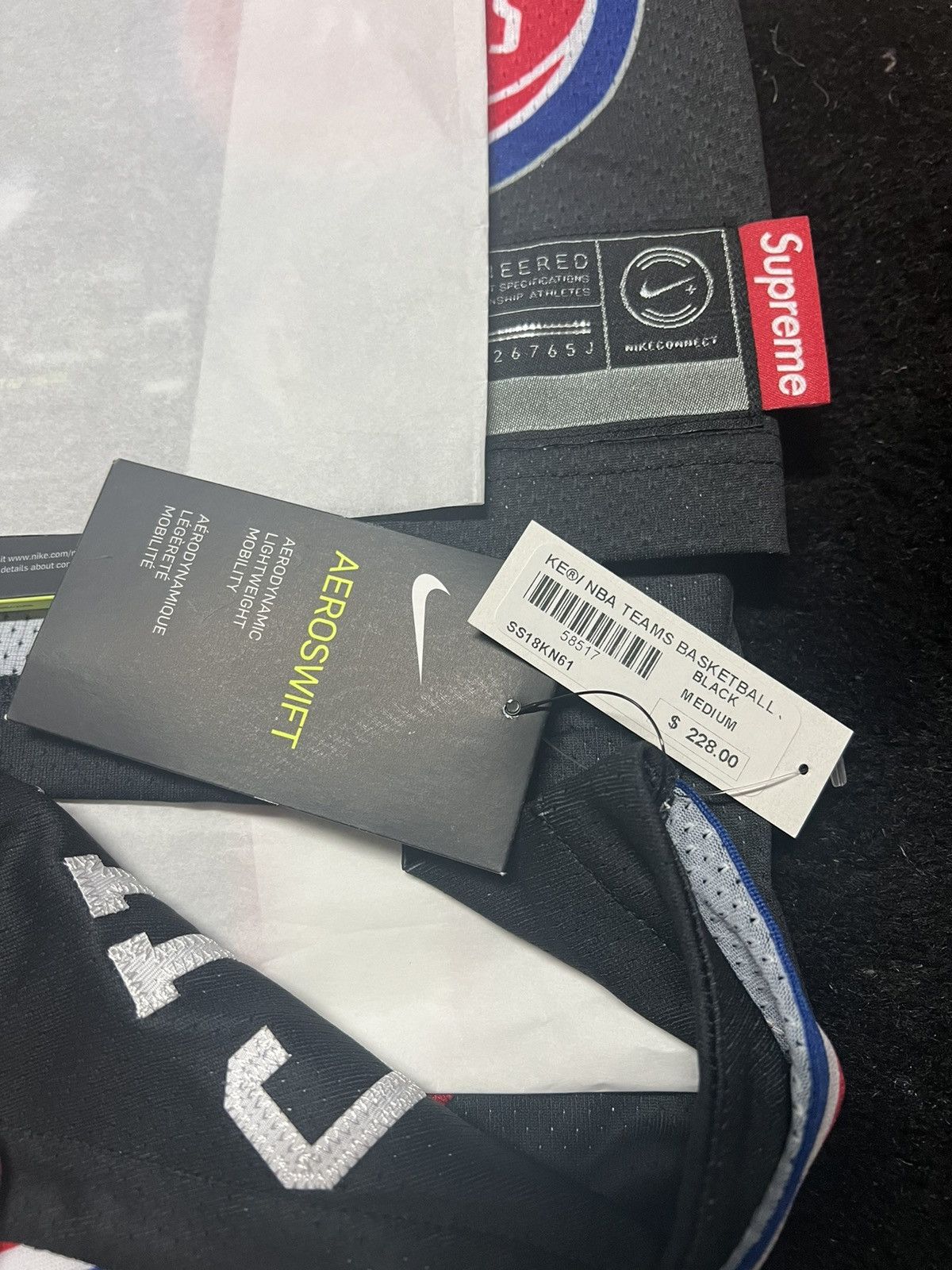 NBA × Nike × Supreme Supreme Nike NBA basketball teams jersey Knicks lakers Size US M / EU 48-50 / 2 - 4 Thumbnail
