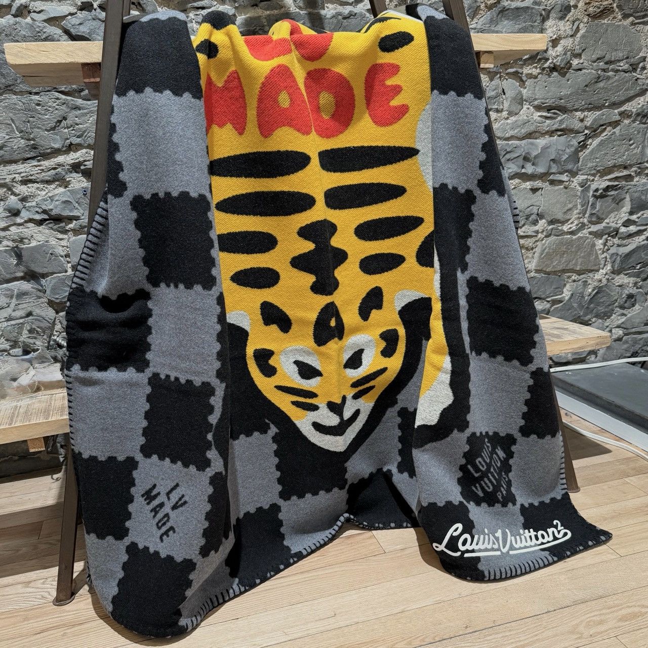 Louis Vuitton × Nigo Louis Vuitton x Nigo LV Made Damier Tiger Wool Throw Blanket Size ONE SIZE - 3 Thumbnail