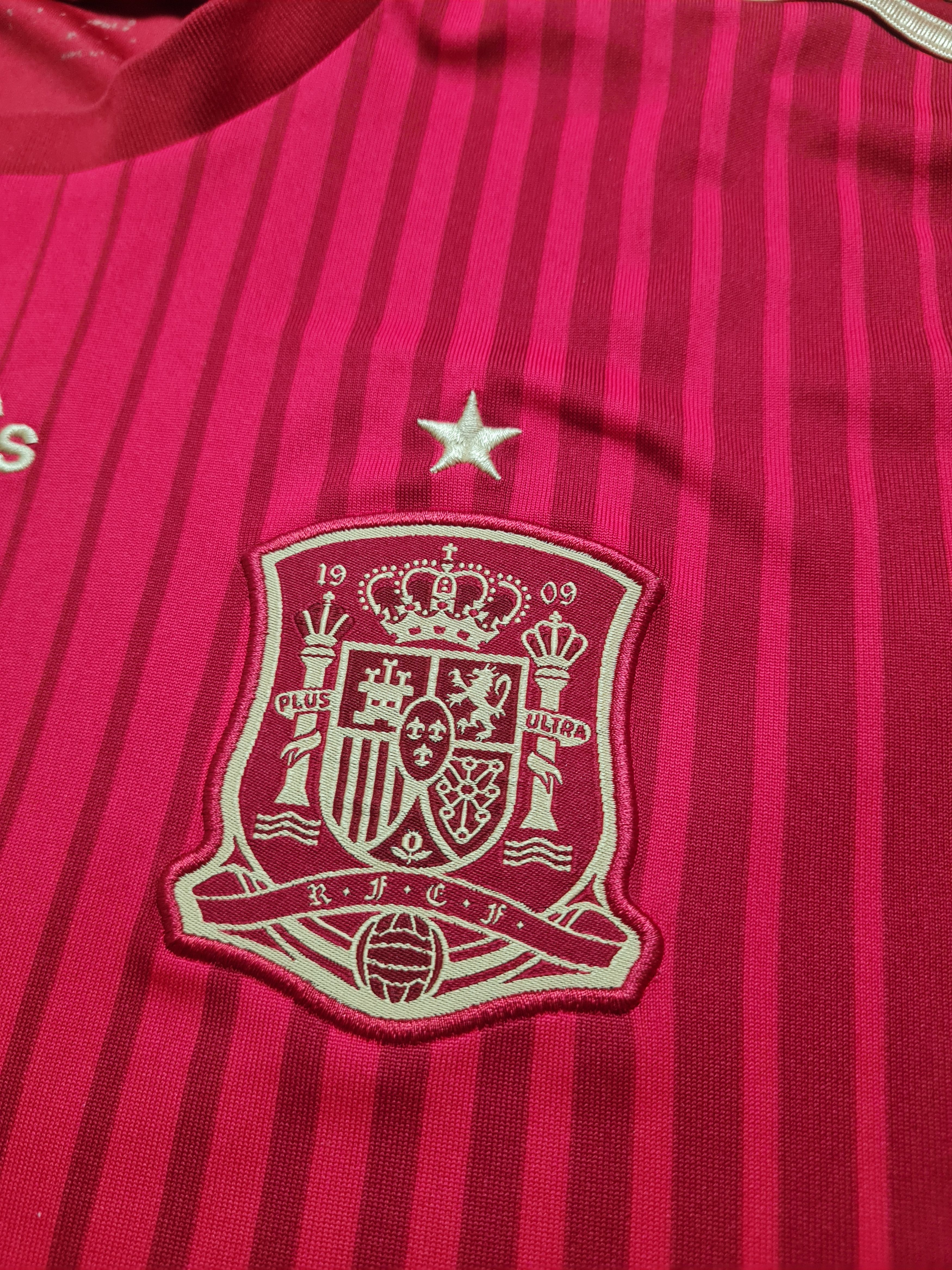Adidas Spain Home Shirt 2014 World Cup Champions Adidas Football Size US L / EU 52-54 / 3 - 9 Thumbnail
