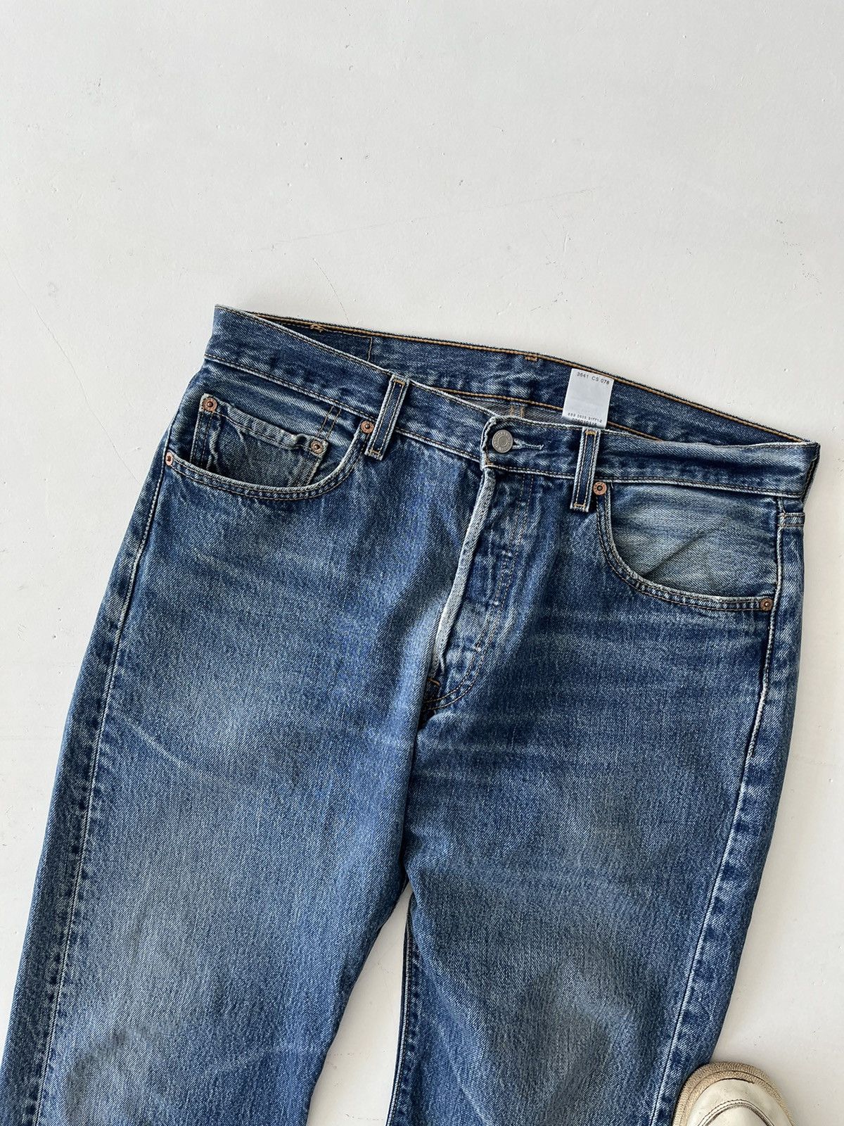 Levi's Vintage Levi’s 501 jeans classic fit Y2K wide leg baggy 90s Size US 34 / EU 50 - 5 Thumbnail