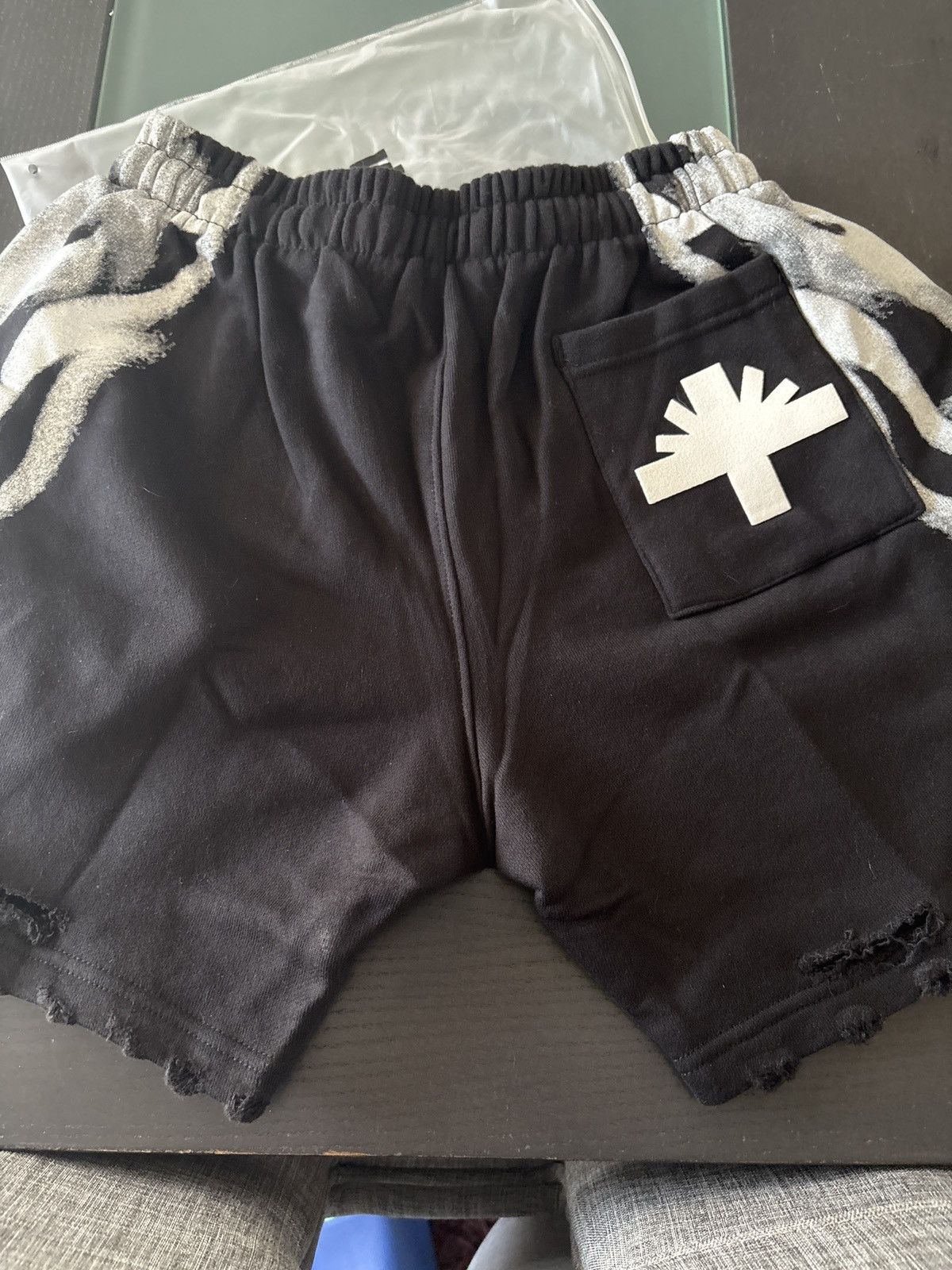 Vertabrae Vertabrea skull shorts Size US 30 / EU 46 - 5 Thumbnail