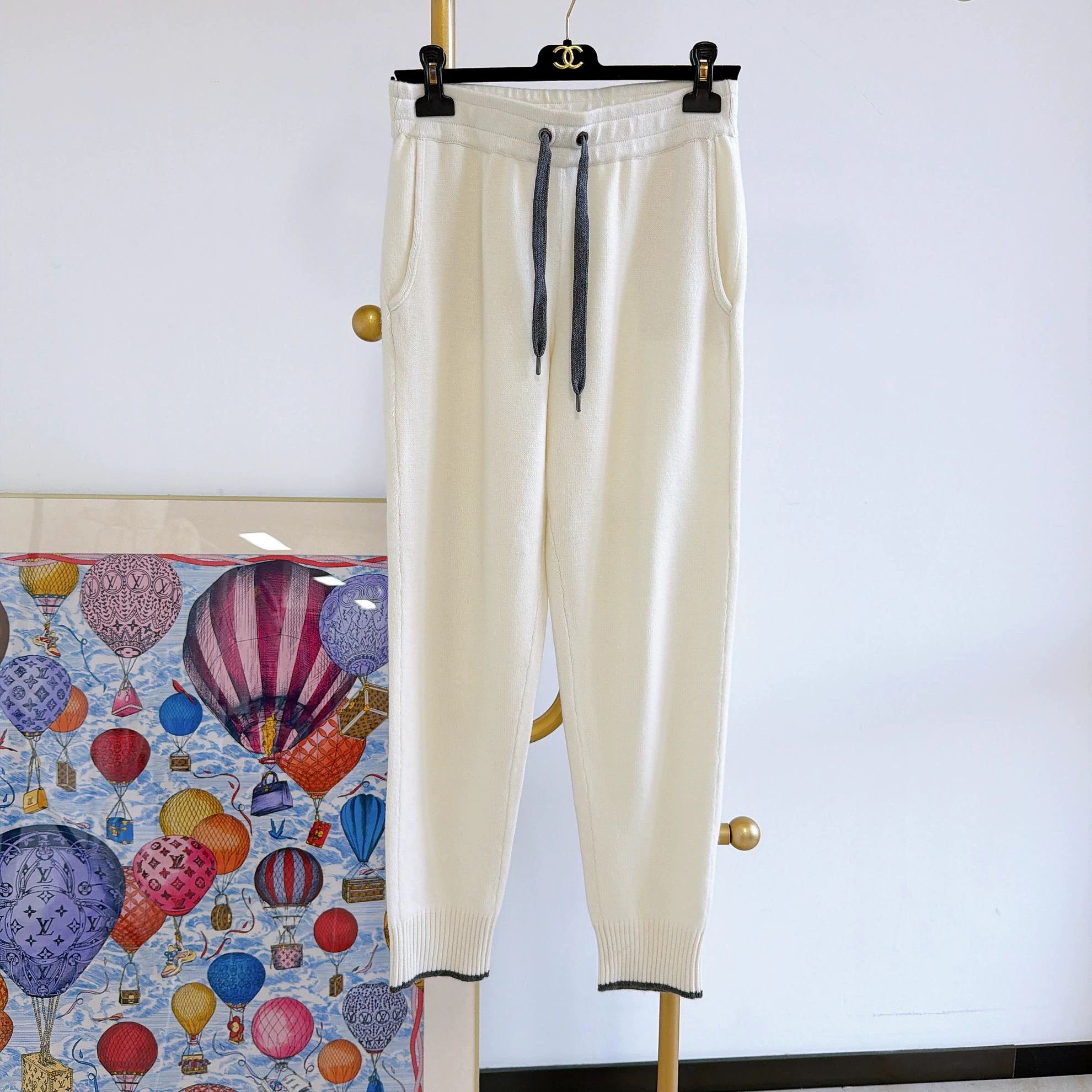 Brunello Cucinelli BC Beige Cashmere Trousers S Size 26" / US 2 / IT 38 - 1 Thumbnail