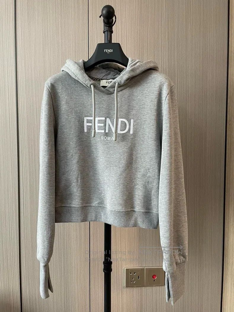 Fendi Fendi Classic Women's Hoodie-Short Fit with Timeless Lette Size XS / US 0-2 / IT 36-38 - 1 Thumbnail