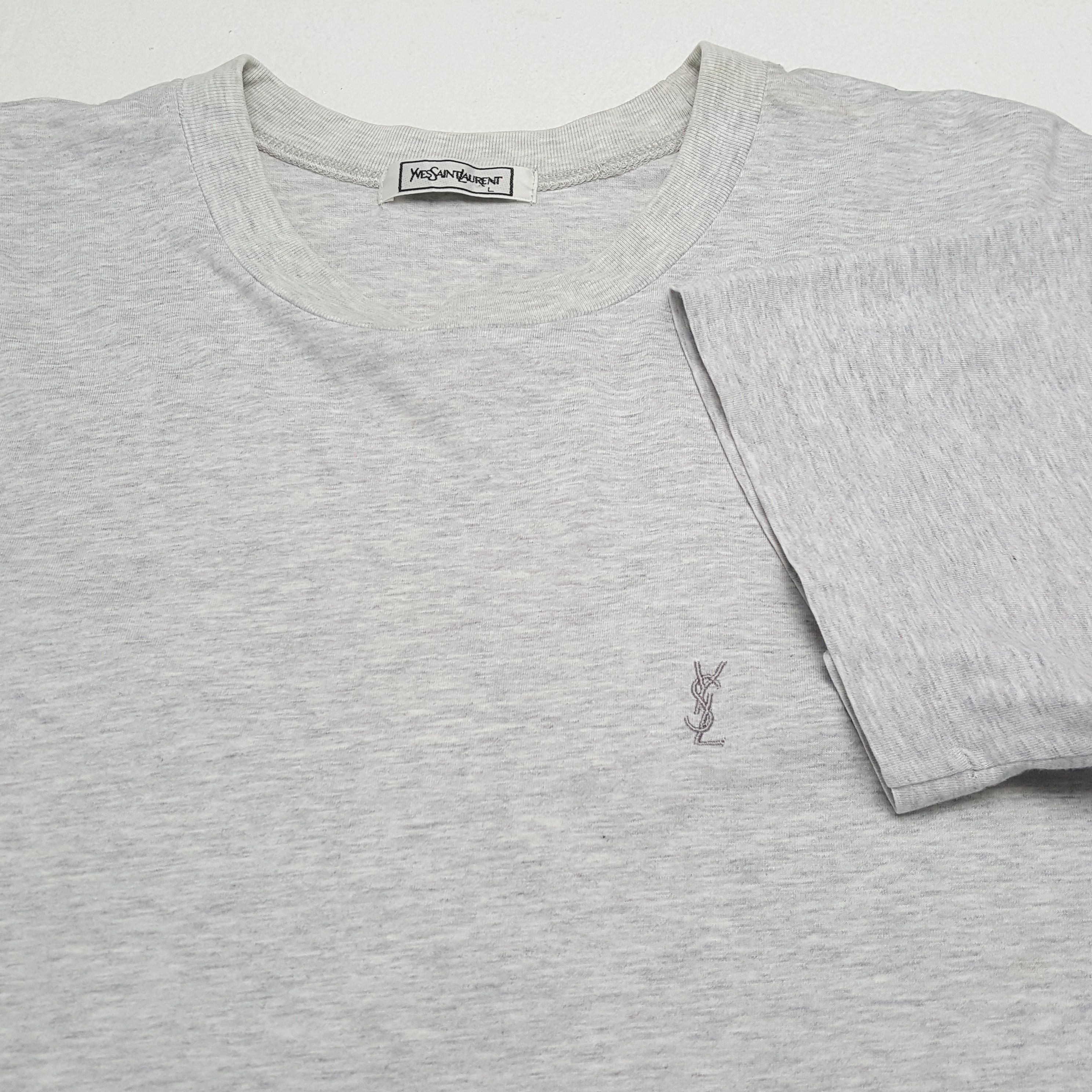 Vintage × Yves Saint Laurent YVES SAINT LAURENT Small Logo Design Tshirt Size US M / EU 48-50 / 2 - 6 Thumbnail
