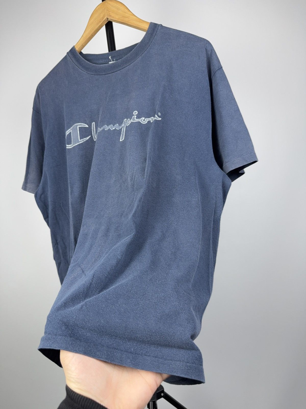 Champion 90s Champion Vintage Faded Single Stitch Logo Tee Navy Size US L / EU 52-54 / 3 - 4 Thumbnail