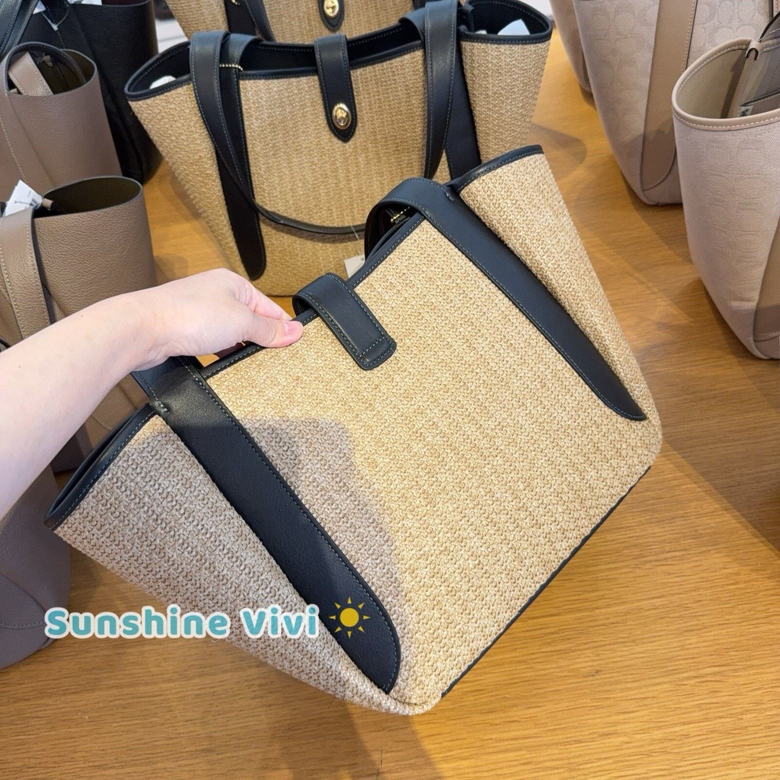 Coach NWT COACH Hadley Tote Bag CAL87 Toast / Black Straw Leather Size ONE SIZE - 3 Thumbnail
