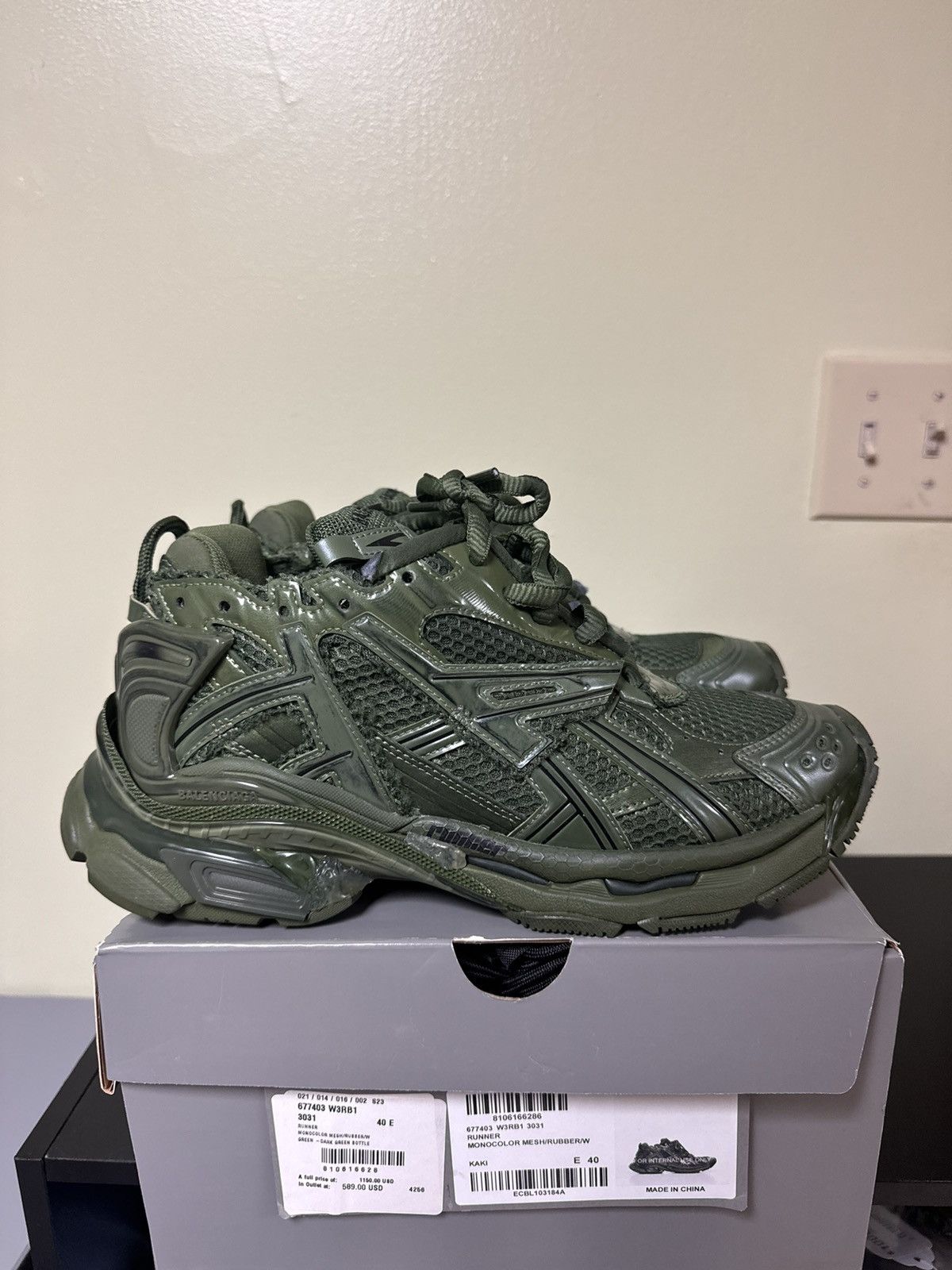 Balenciaga Green Runner 40