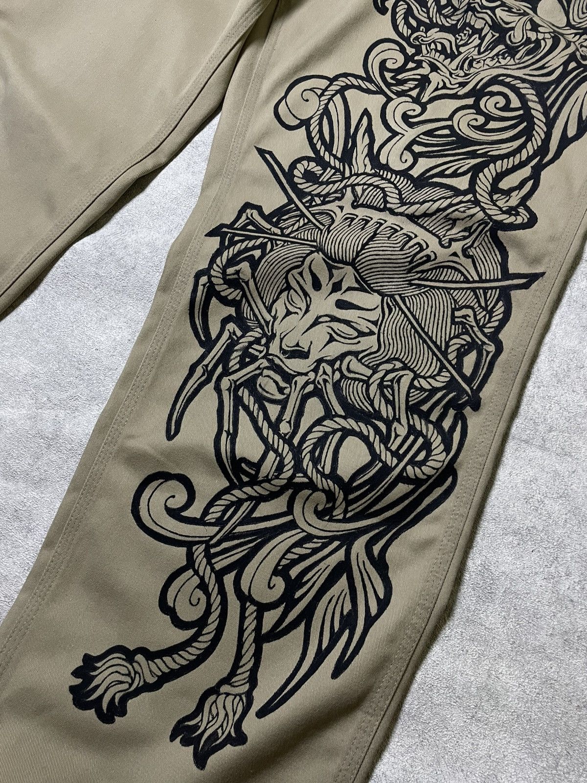 Carhartt 👺ONI/Yokai YAKUZA Y2K Carhartt Castom RARE Vinage Skull☠️ Size US 31 - 5 Thumbnail