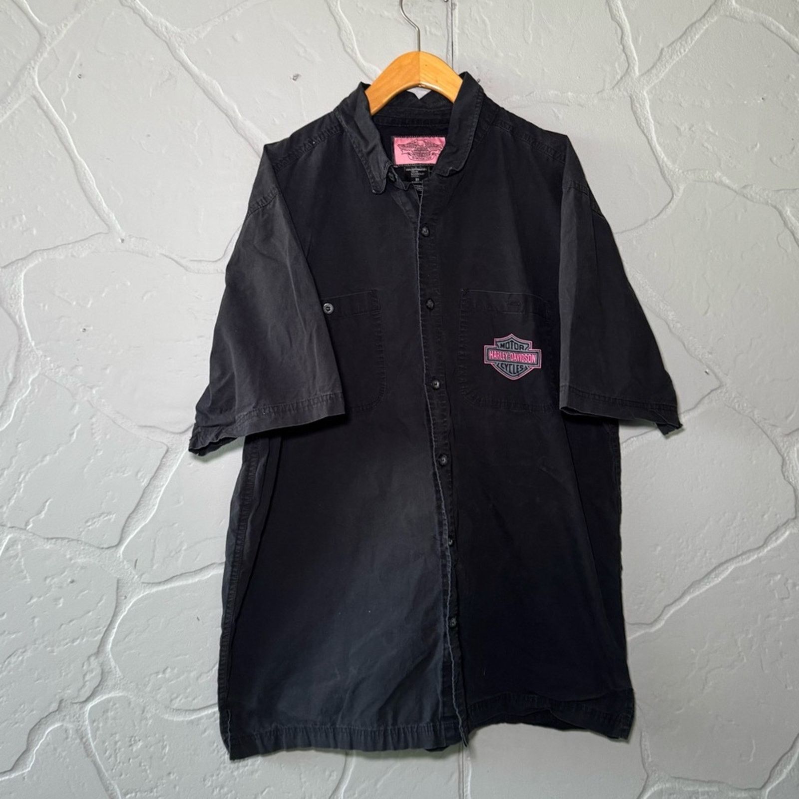 Harley Davidson Vintage Harley-Davidson Button Down Shirt Black Pink Logo Size US L / EU 52-54 / 3 - 1 Thumbnail