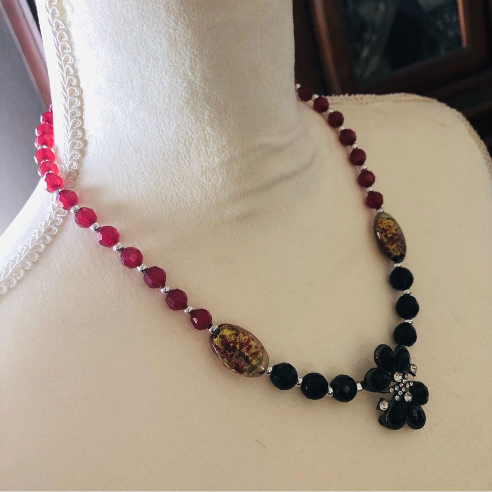 Handmade Handcrafted faceted glass and acrylic bead necklace Size ONE SIZE - 4 Thumbnail