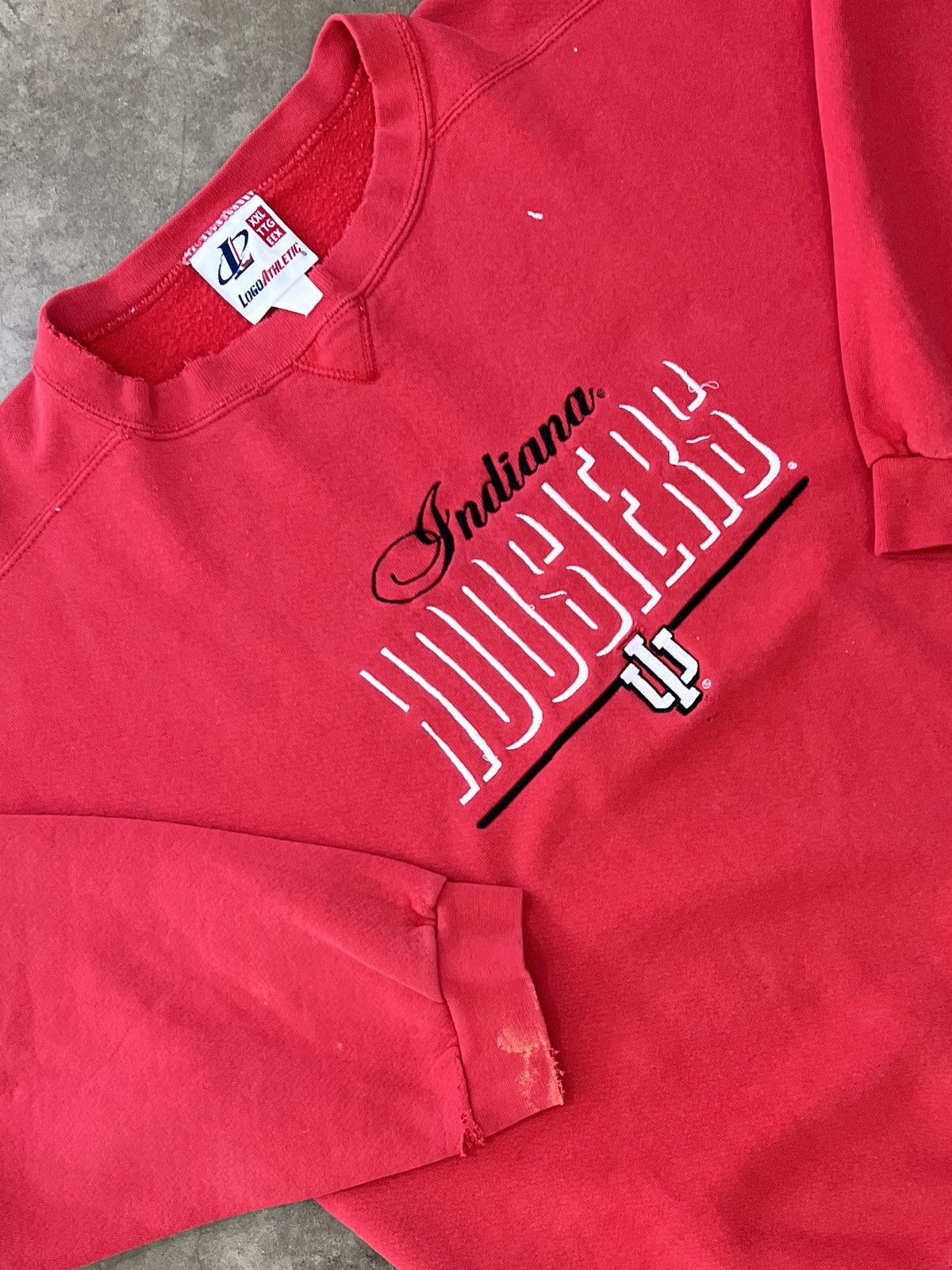 NCAA Vintage Indiana Hoosers College Logo Athletic Crewneck XXL Size US XXL / EU 58 / 5 - 1 Thumbnail