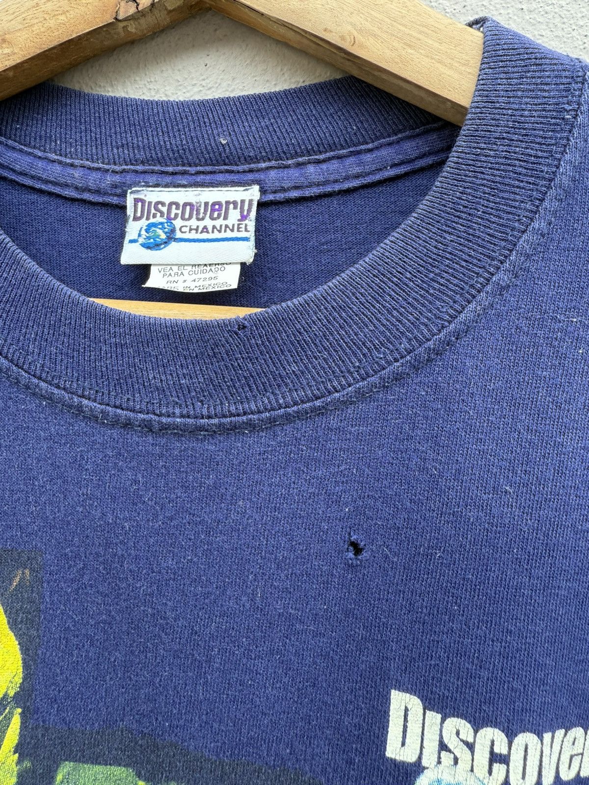 Vintage 💥RARE💥Vintage 1999 DISCOVERY CHANNEL “snack attack” Boxy Tee Size US M / EU 48-50 / 2 - 4 Thumbnail