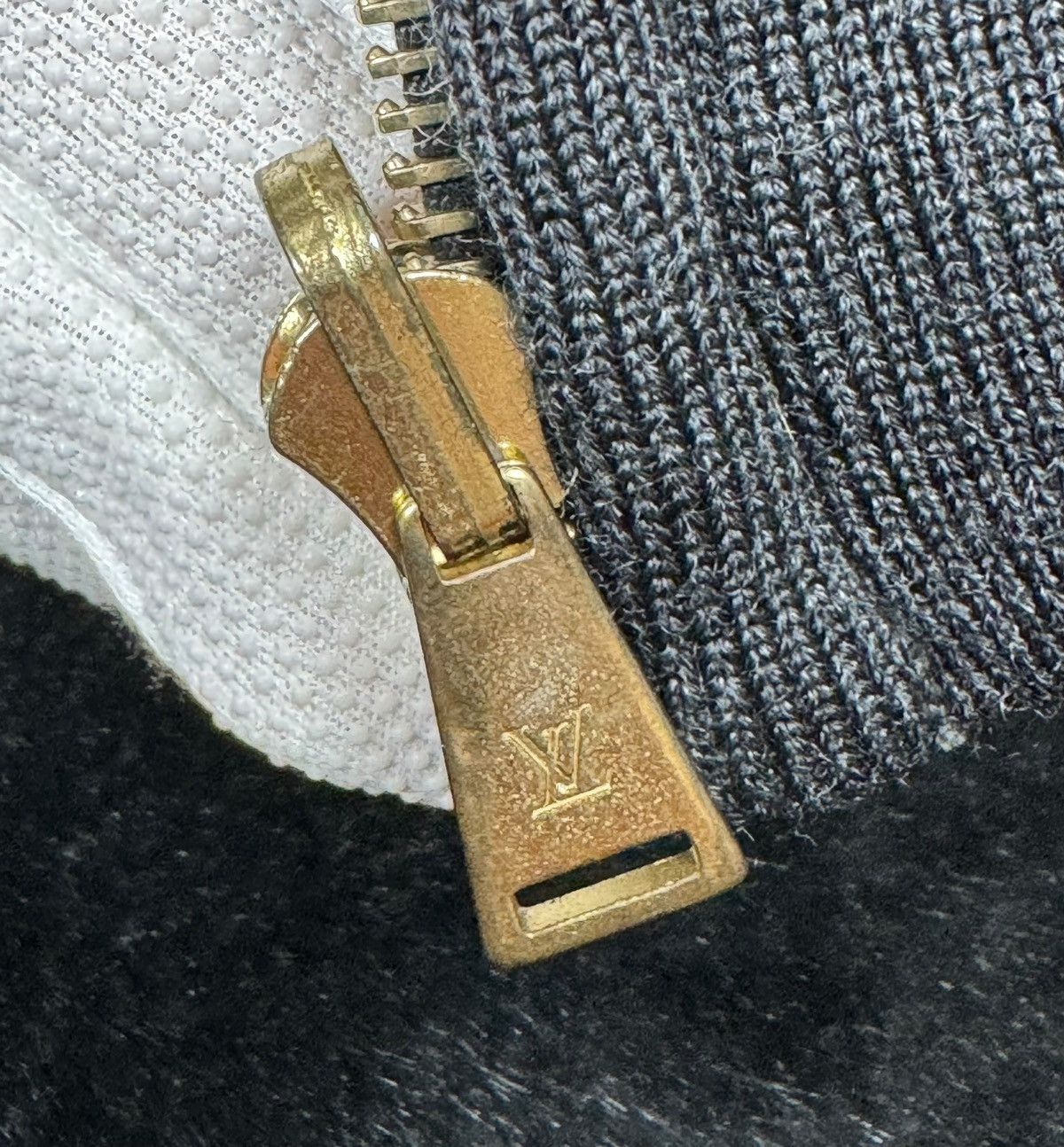 Louis Vuitton Louis Vuitton Reversible Gilet Vest Rabbit Fur Cashmere Size L / US 10 / IT 46 - 16 Thumbnail