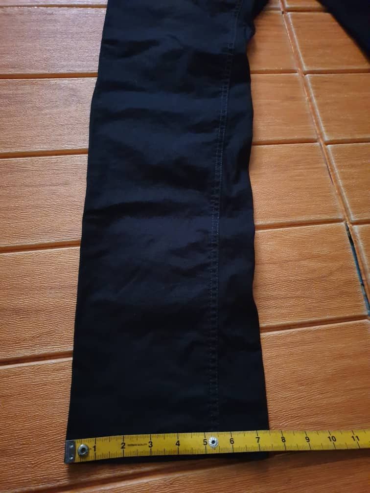 Japanese Brand Unnamed Japanese Brand black colour buckle back pant Size US 31 - 7 Thumbnail