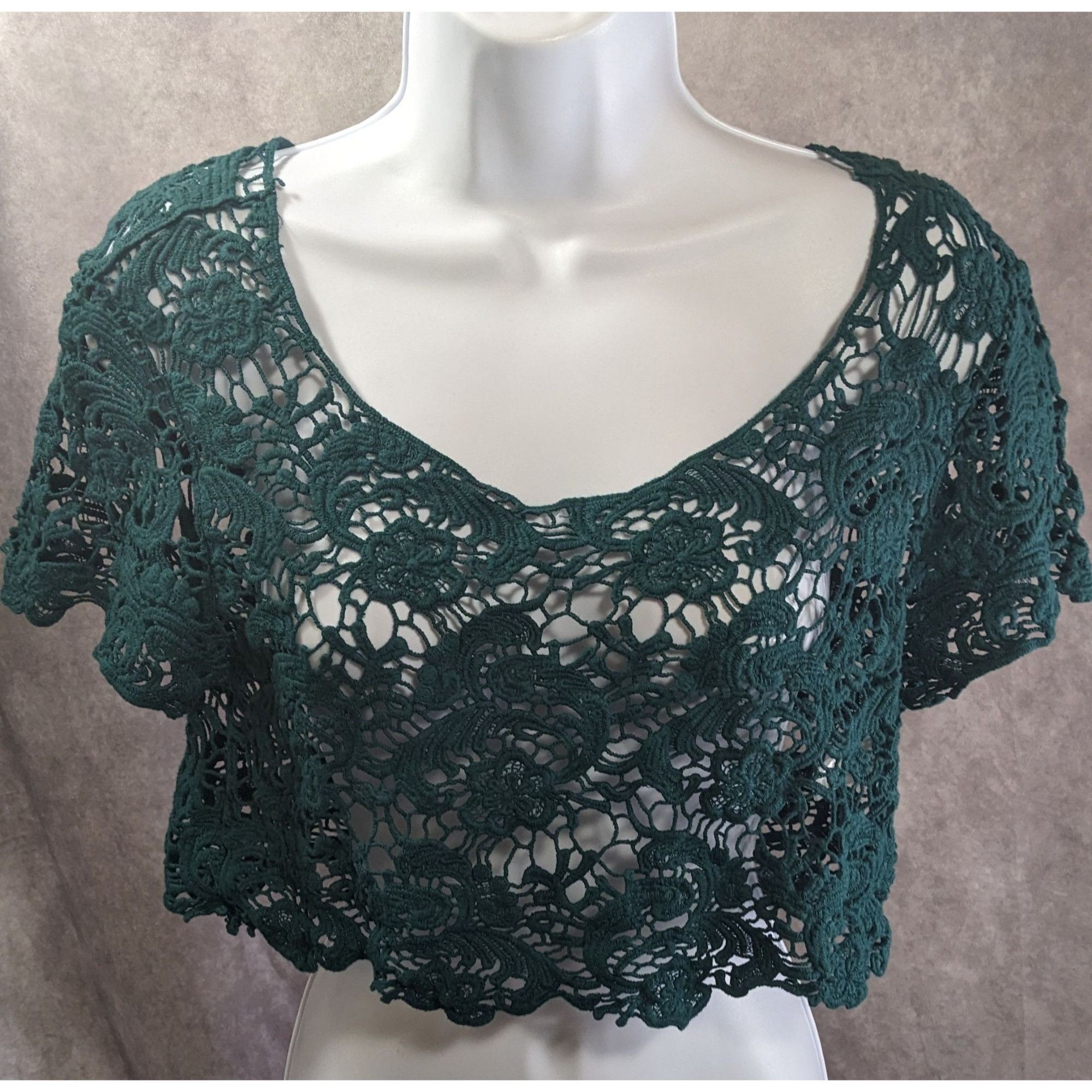 Other Love Culture Floral Crochet Lace Green Cropped Top Size S/M Size S / US 4 / IT 40 - 1 Thumbnail