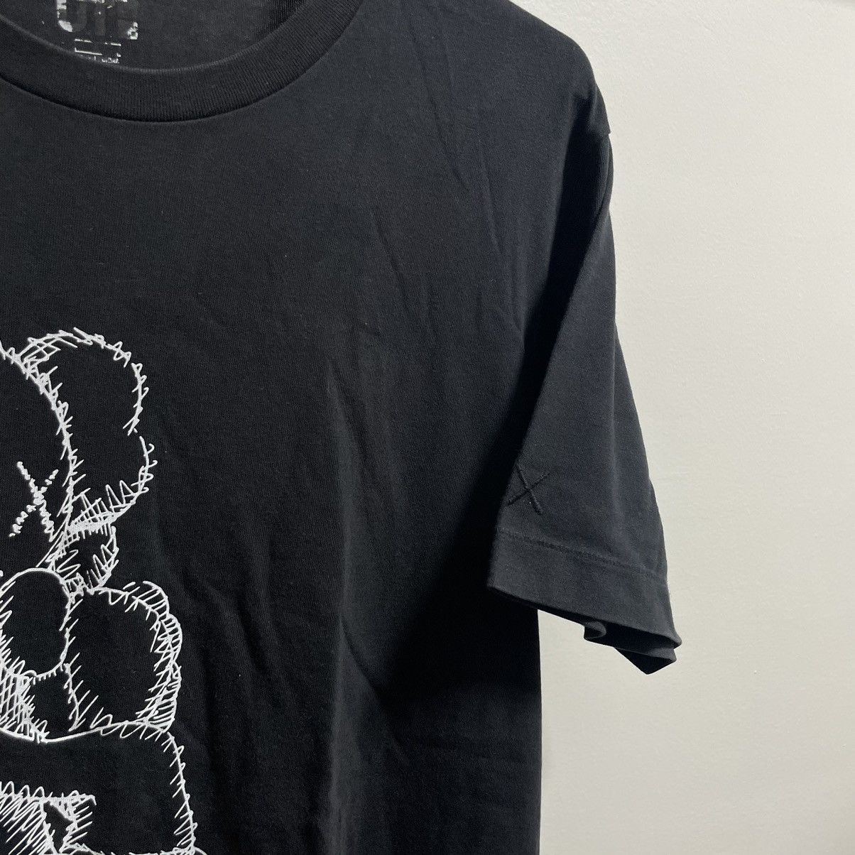 Kaws × Uniqlo UT x Kaws Size US L / EU 52-54 / 3 - 3 Thumbnail