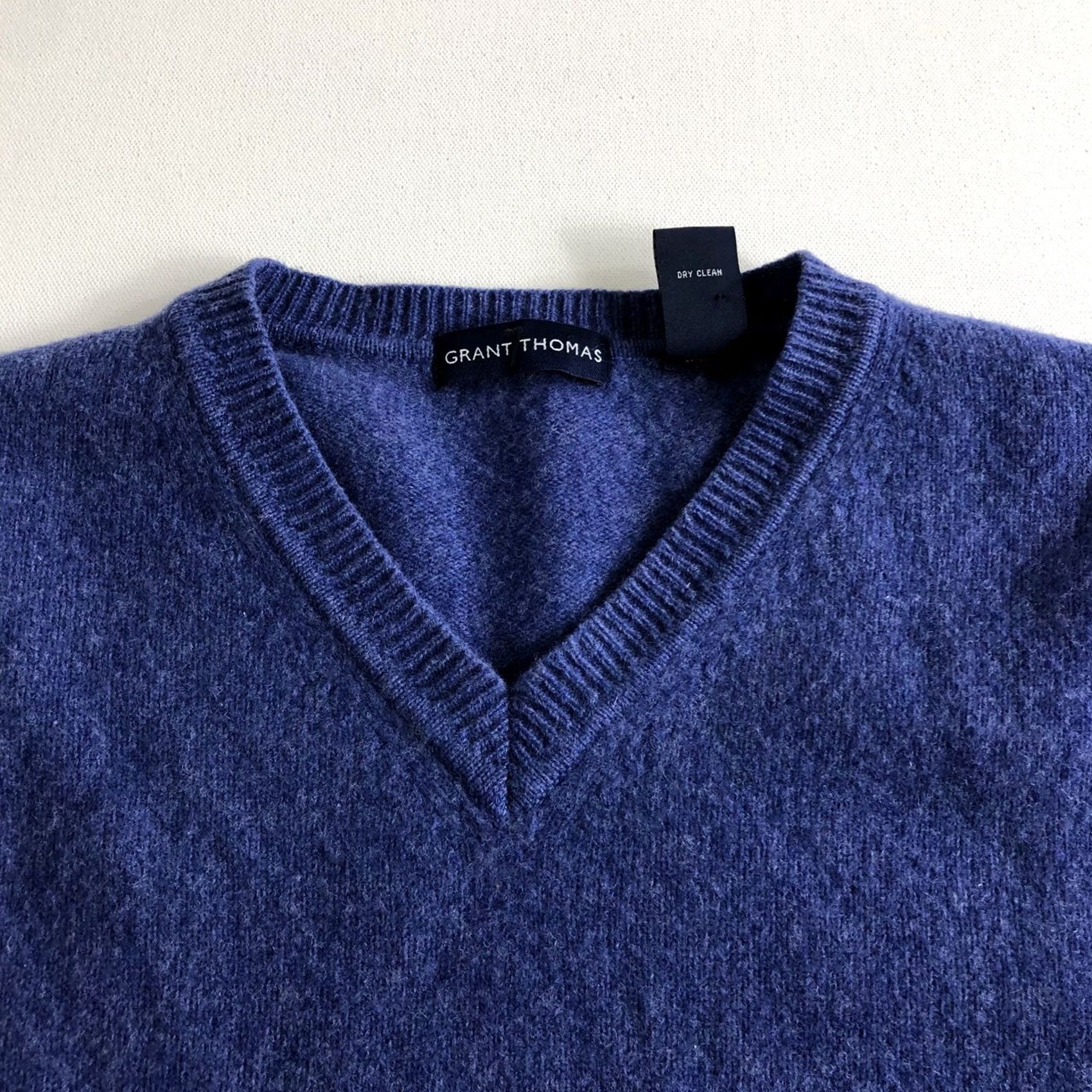 Vintage Grant Thomas Mens Sweater Long Sleeve V-Neck 100% Wool Size L Purple Knit Pullover All Seasons Winter Fall Spring Summer Size US L / EU 52-54 / 3 - 3 Thumbnail